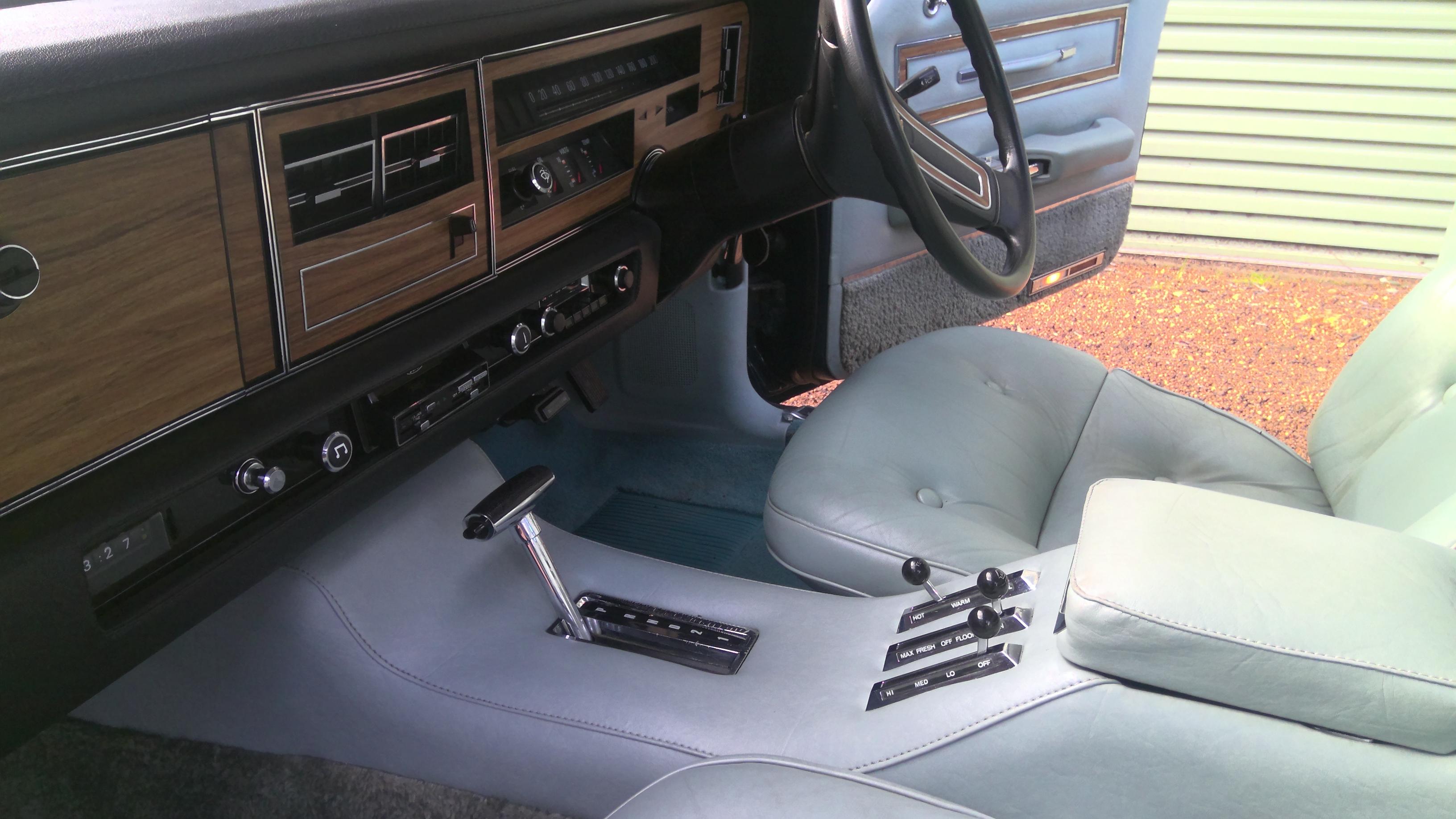 1976 FORD LTD SILVER MONARCH 3 SP AUTOMATIC 4D SEDAN