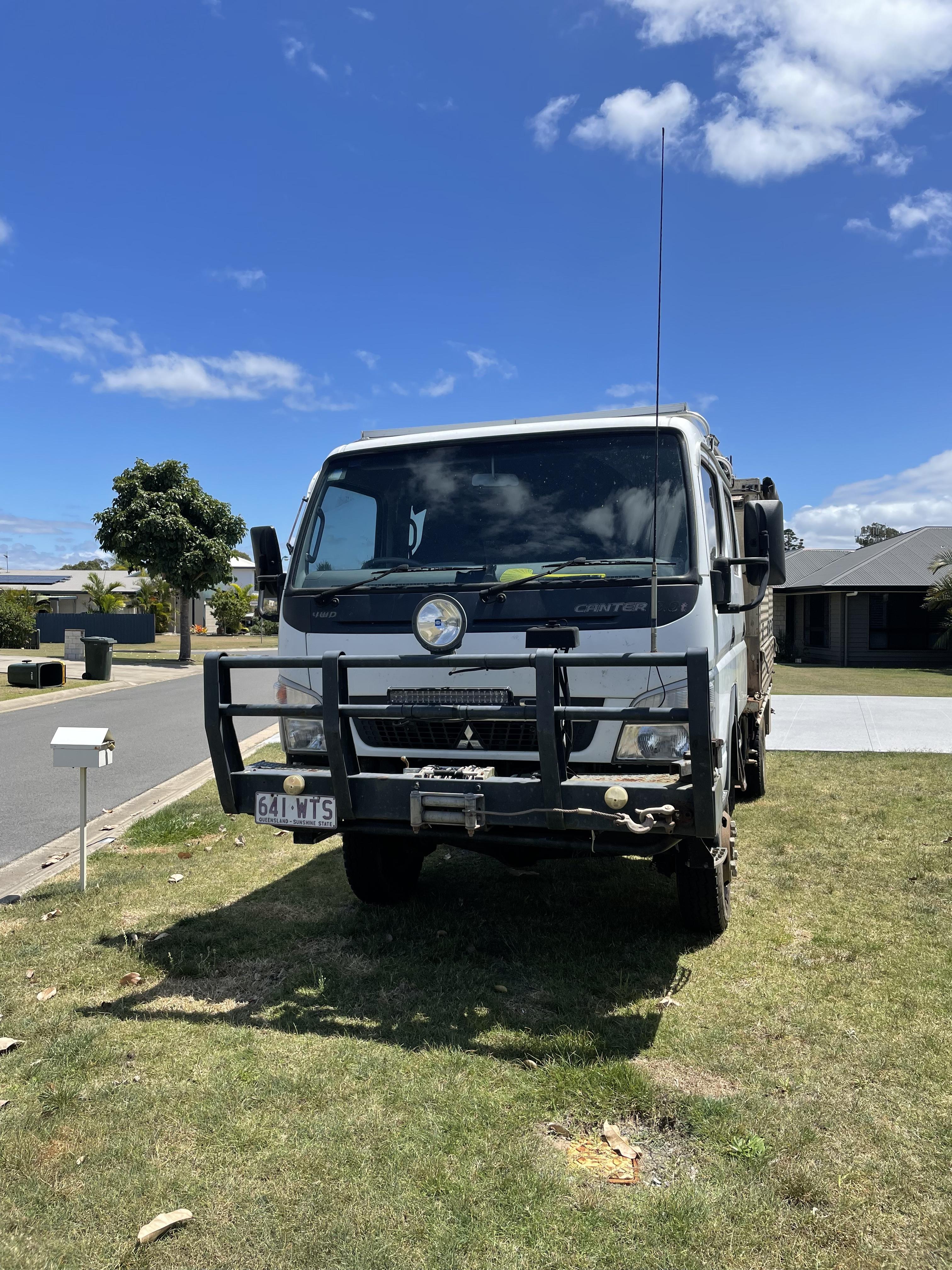 2010 MITSUBISHI FUSO CANTER TRUCK
