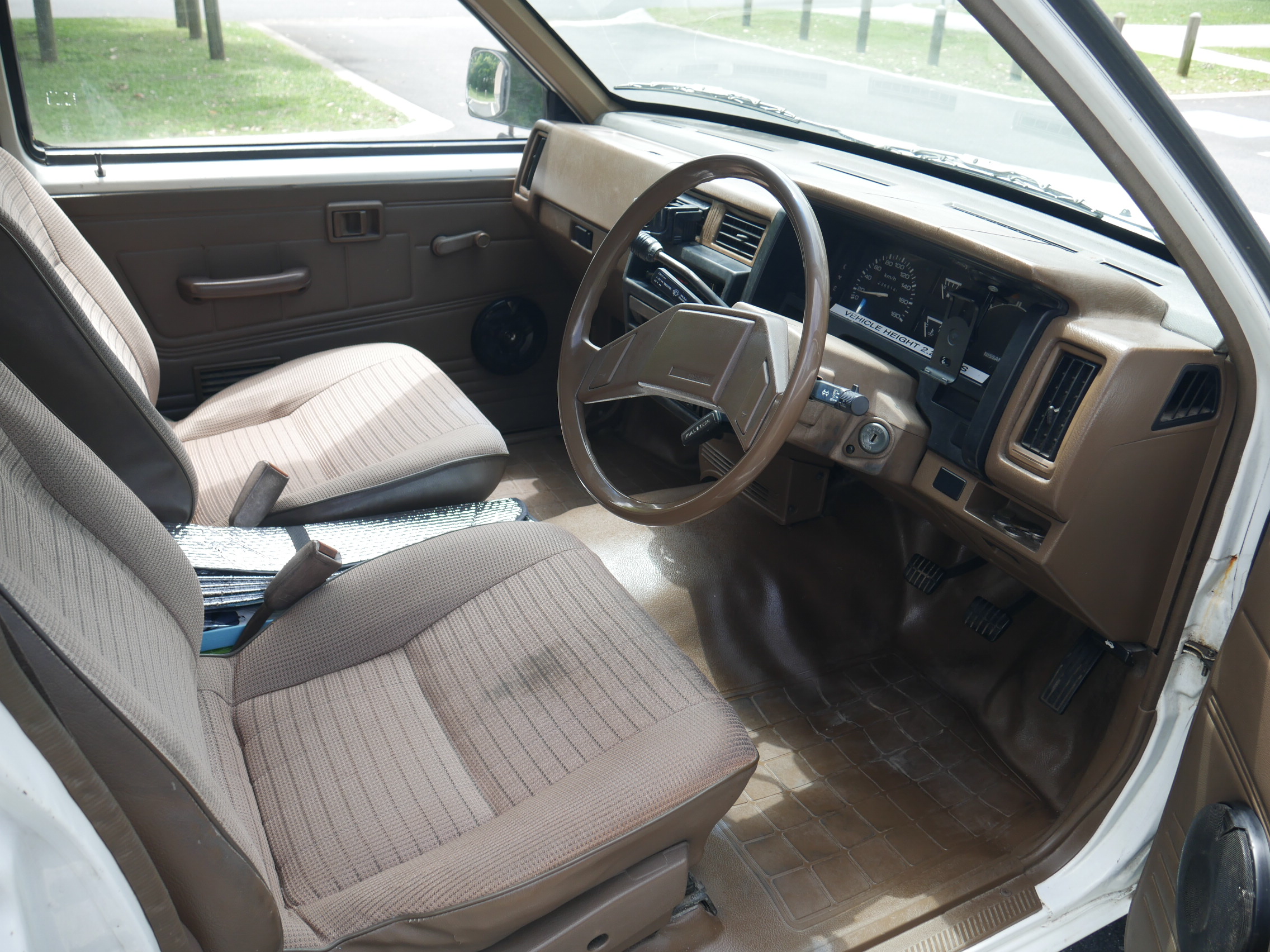 1990 NISSAN NAVARA NUGGET D21 UTILITY