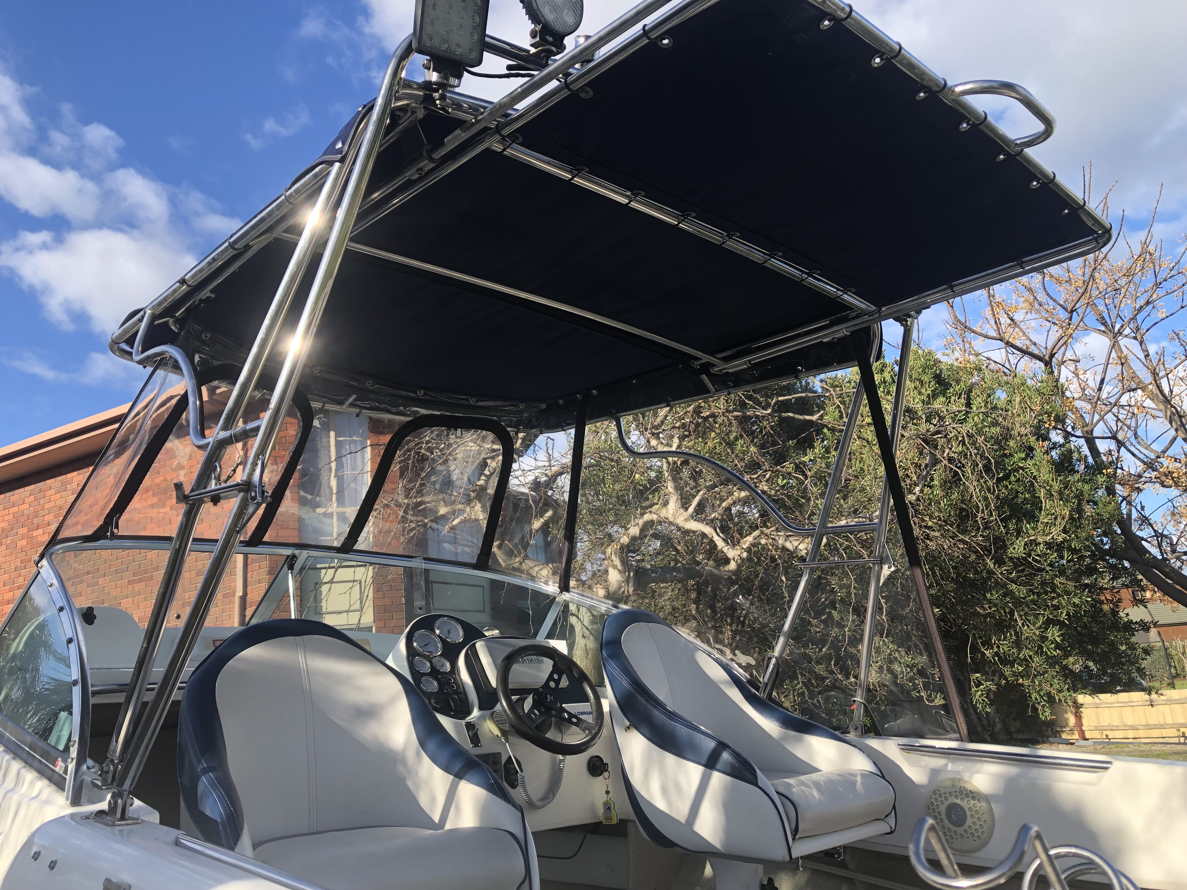 2004 HAINES HUNTER 580 BREEZE HALF CABIN