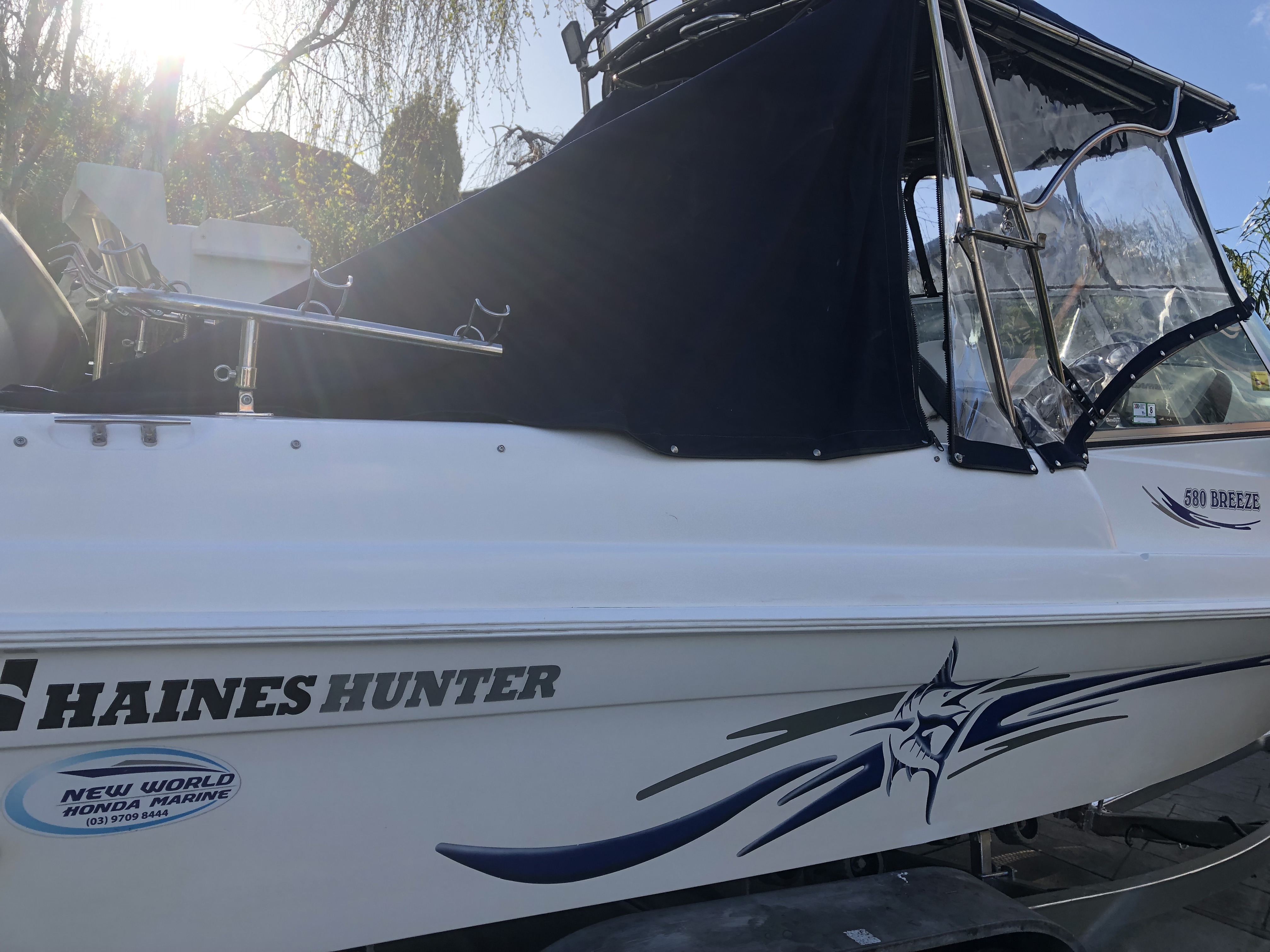 2004 HAINES HUNTER 580 BREEZE HALF CABIN
