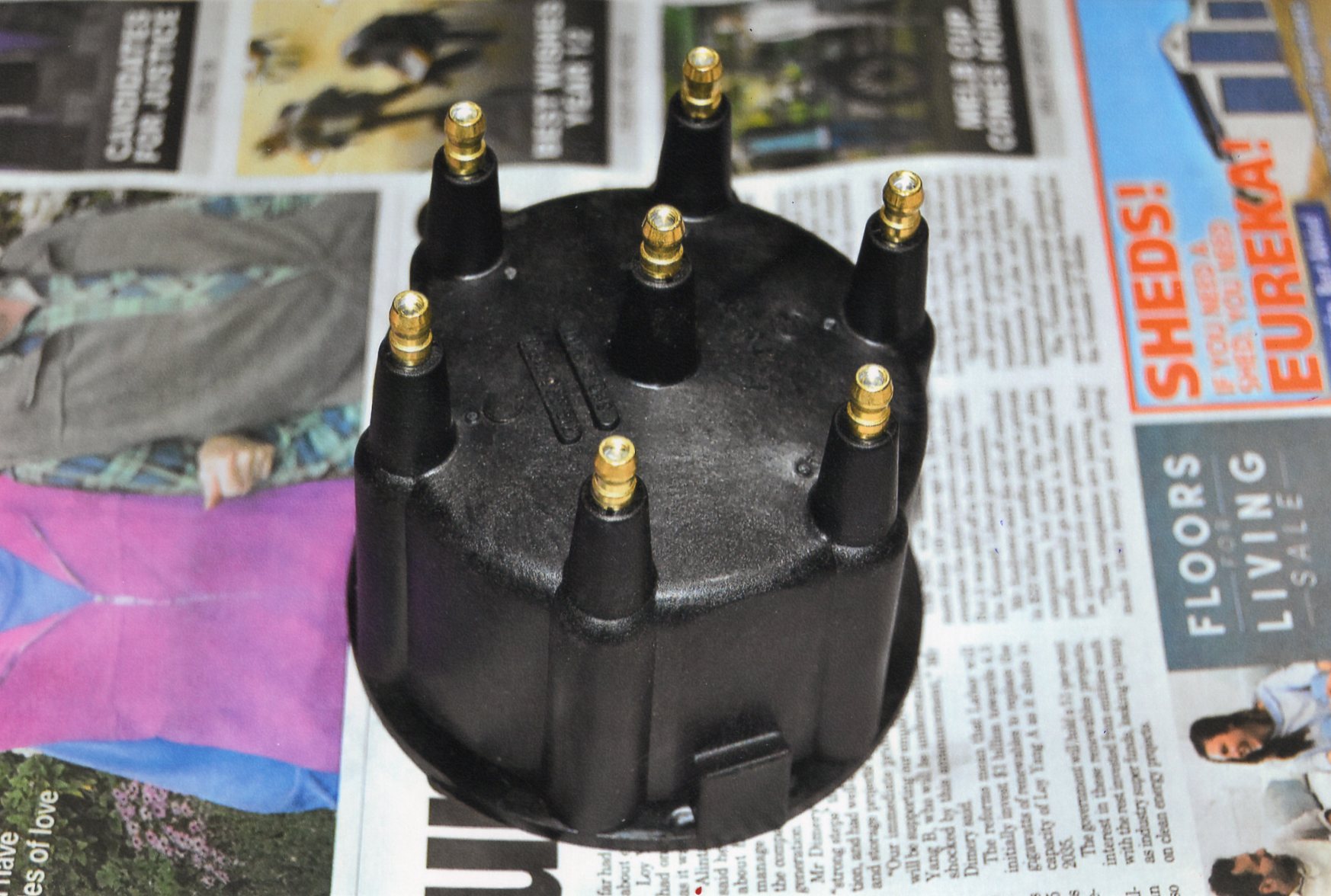 DISTRIUBUTOR CAP 6 CYLINDER 1983