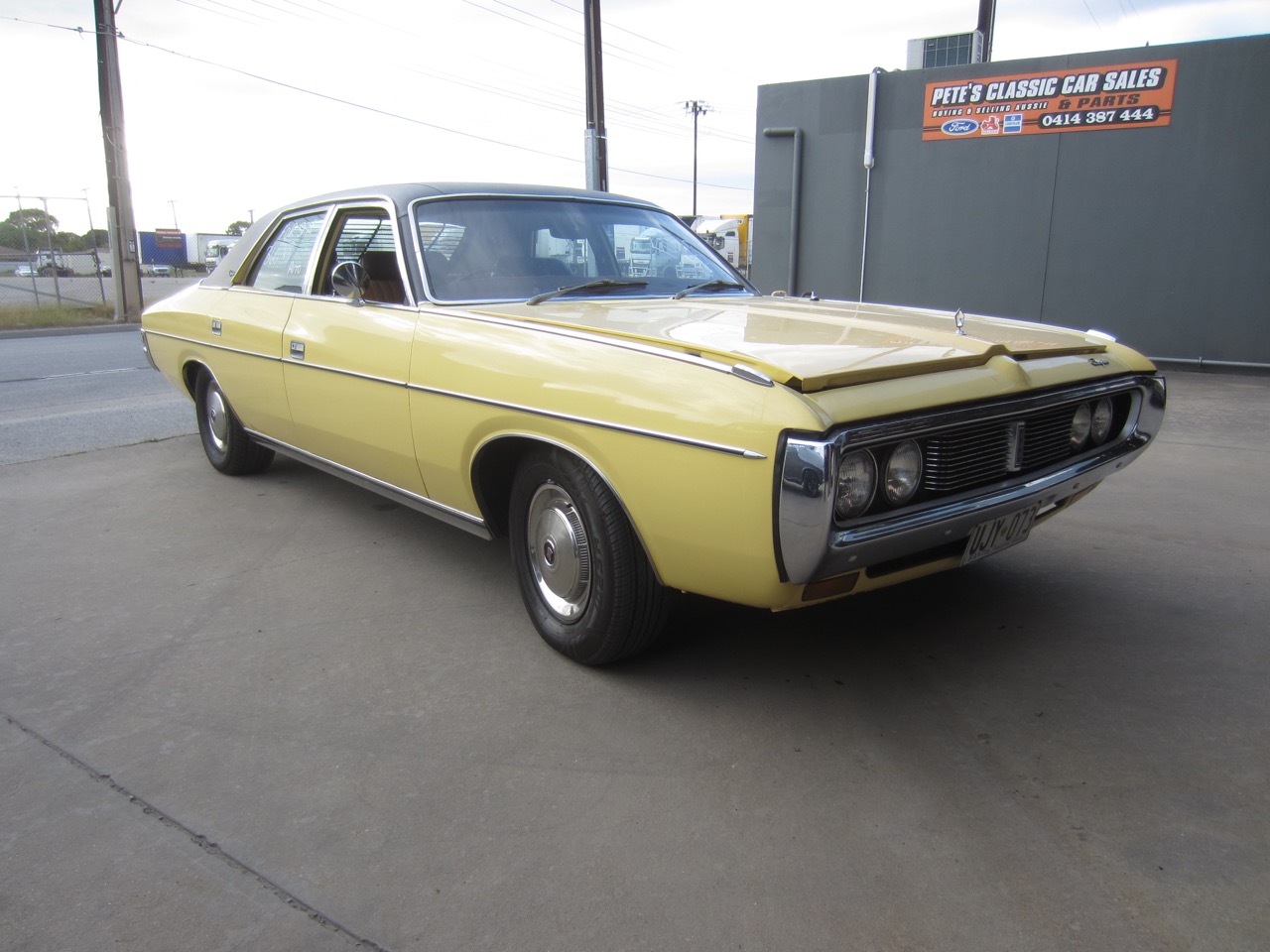 1975 CHRYSLER BY CHRYSLER CJ AUTOMATIC SEDAN
