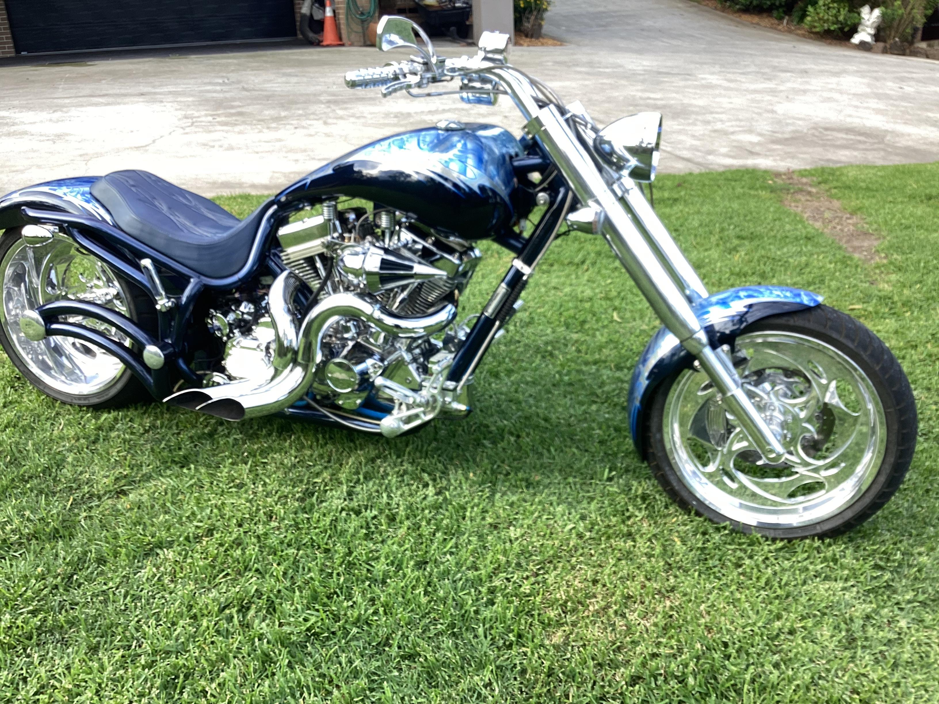 2015 CHROME HORSE FLASH CUSTOM CHOPPER