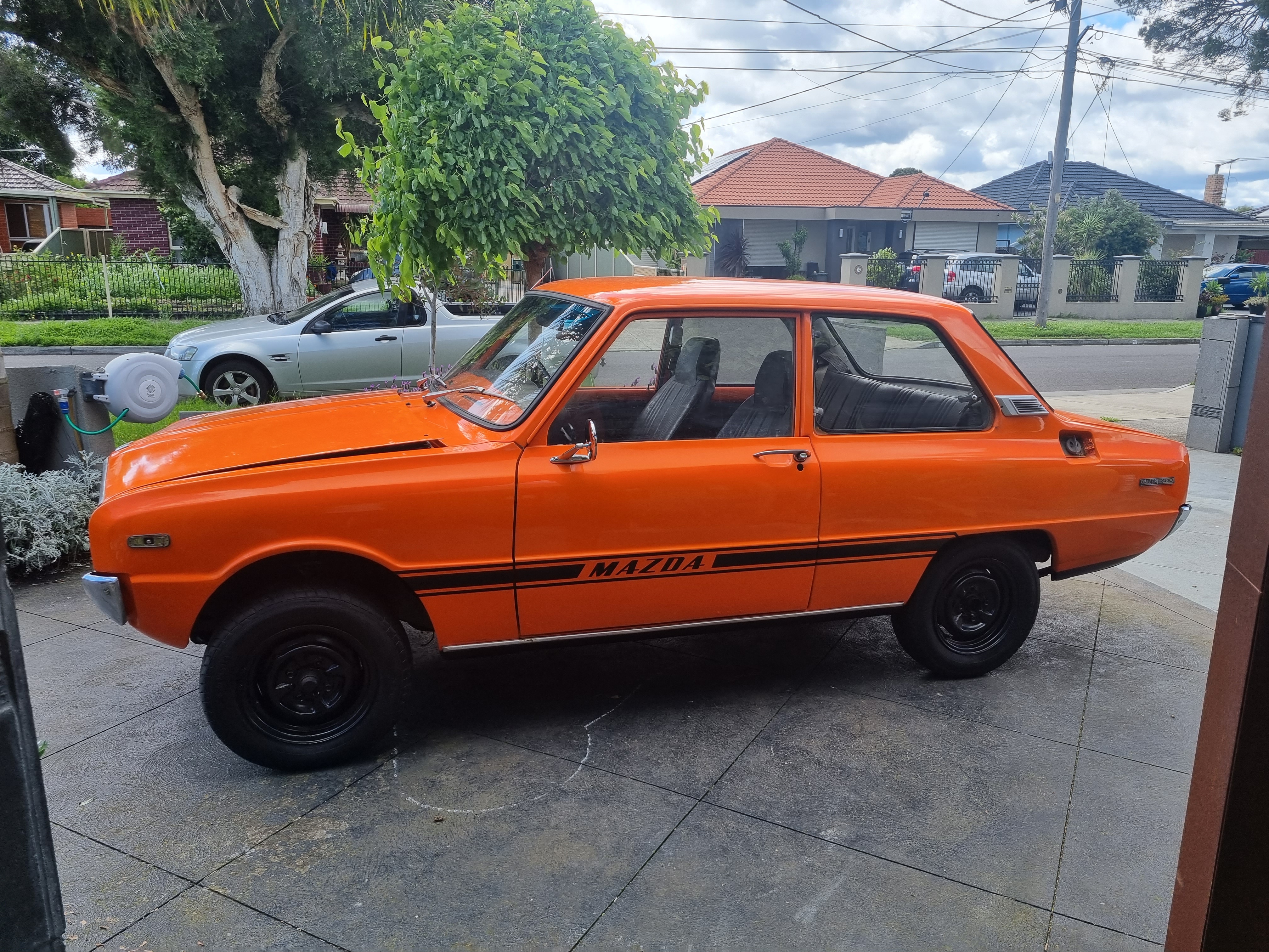 1975 MAZDA 1300 DELUXE SEDAN 
