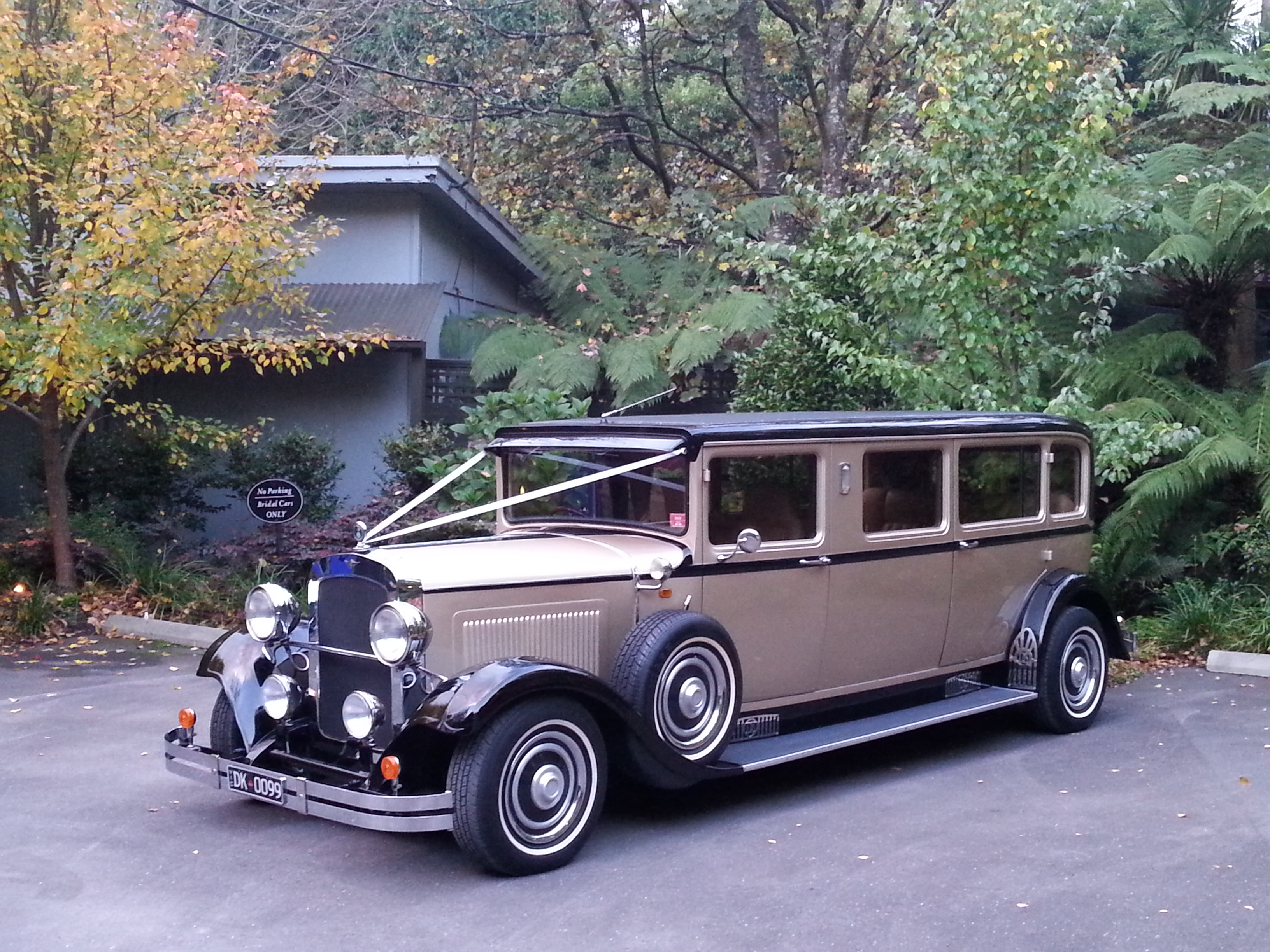 1929 DODGE LIMOUSINE 