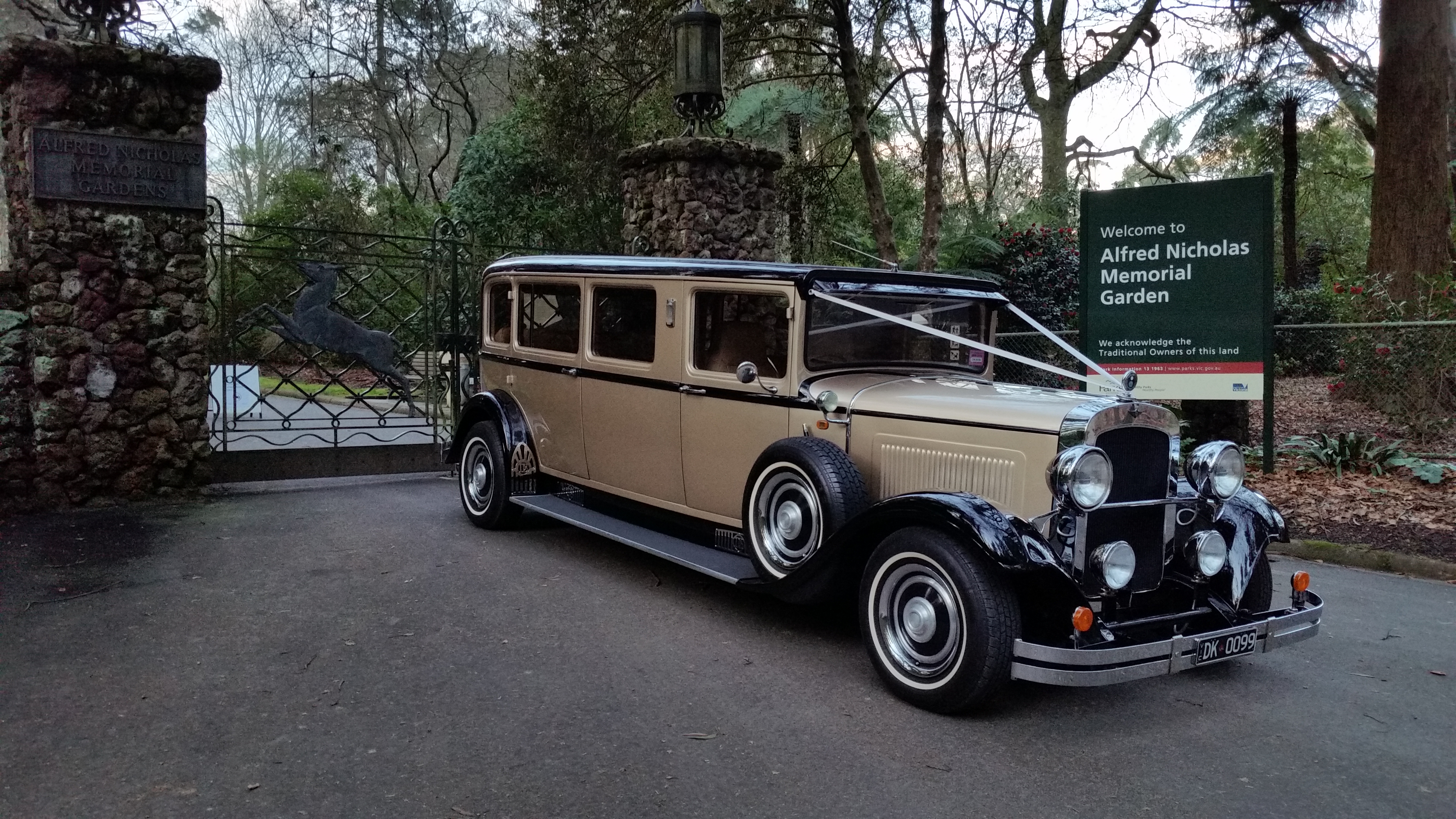1929 DODGE LIMOUSINE 