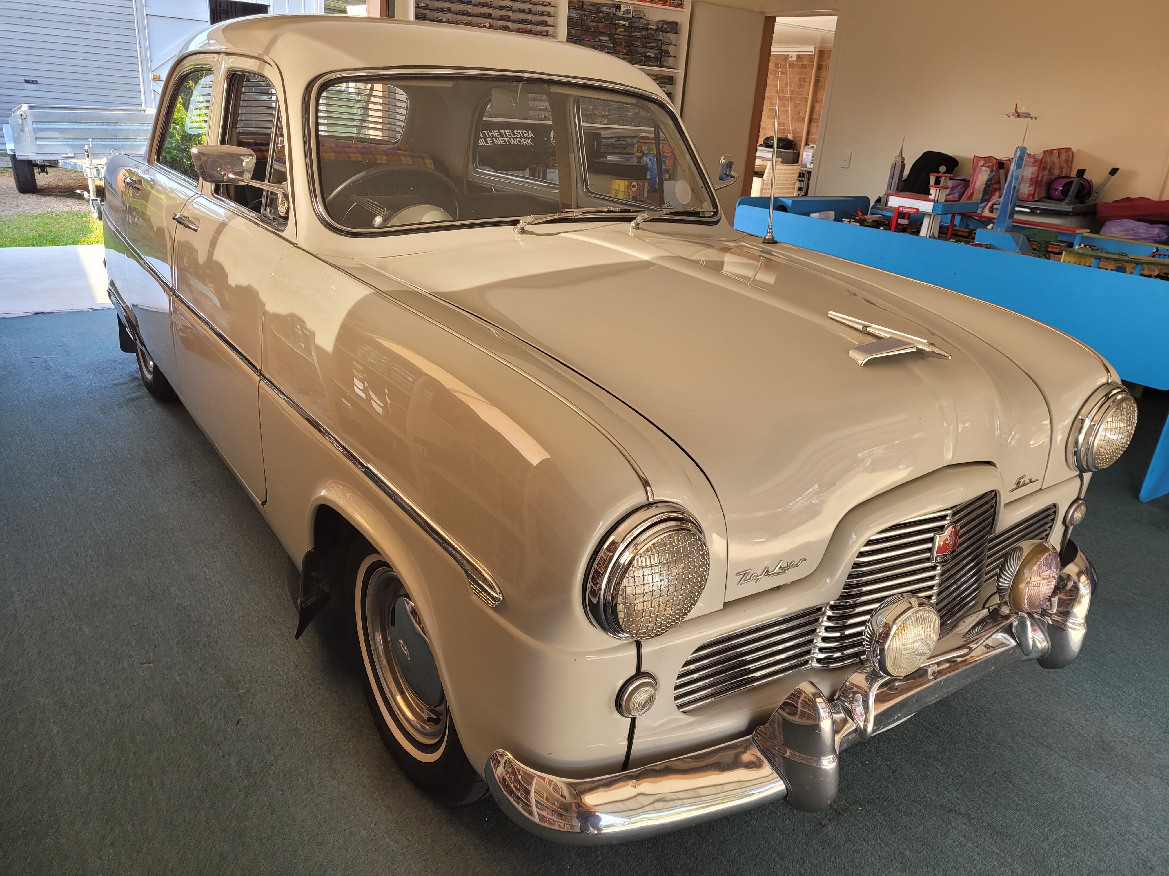 1954 FORD ZEPHYR SIX MARK I SEDAN