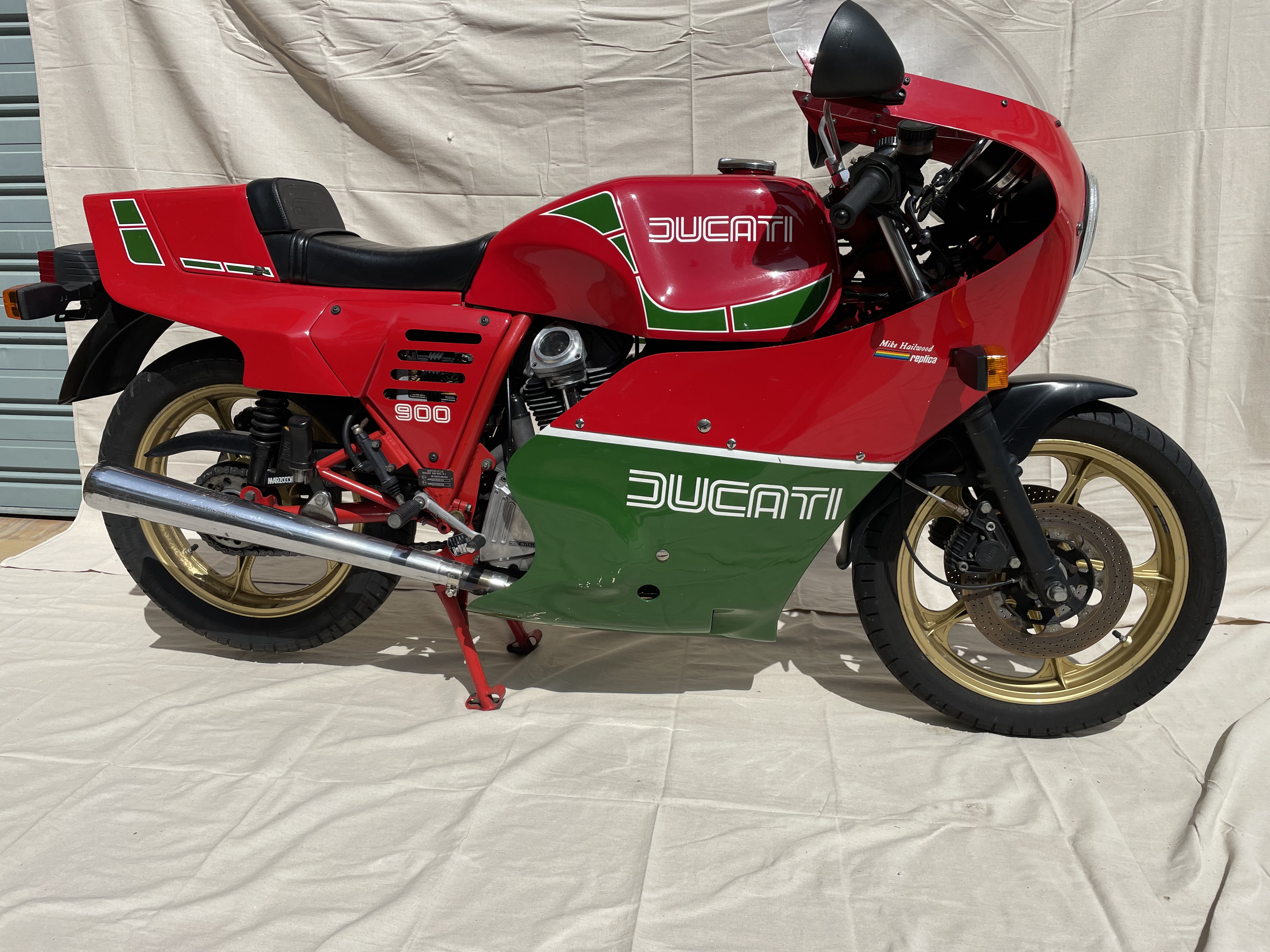 1984 DUCATI 900 MIKE HAILWOOD REPLICA ROAD 