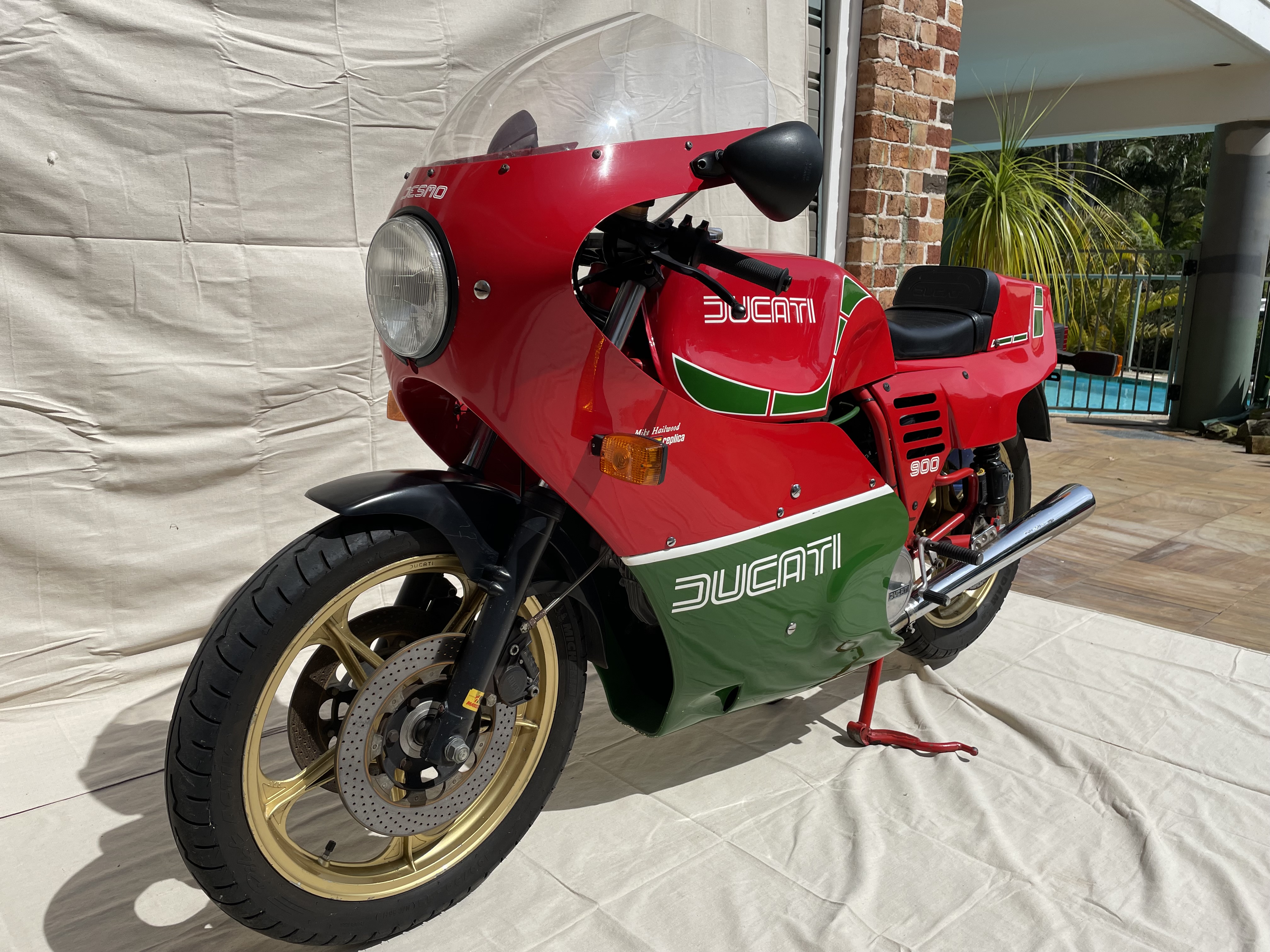 1984 DUCATI 900 MIKE HAILWOOD REPLICA ROAD 