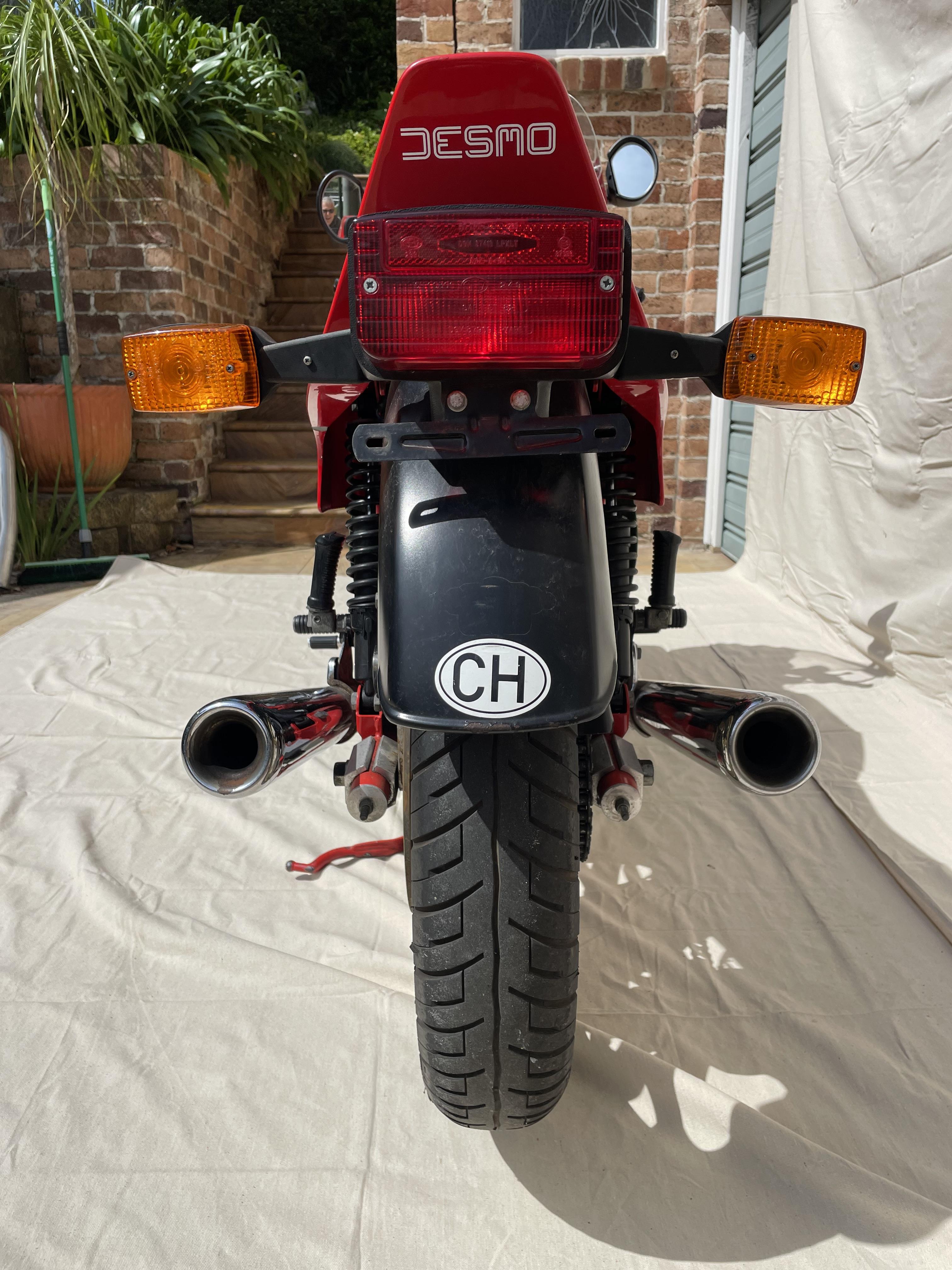 1984 DUCATI 900 MIKE HAILWOOD REPLICA ROAD 