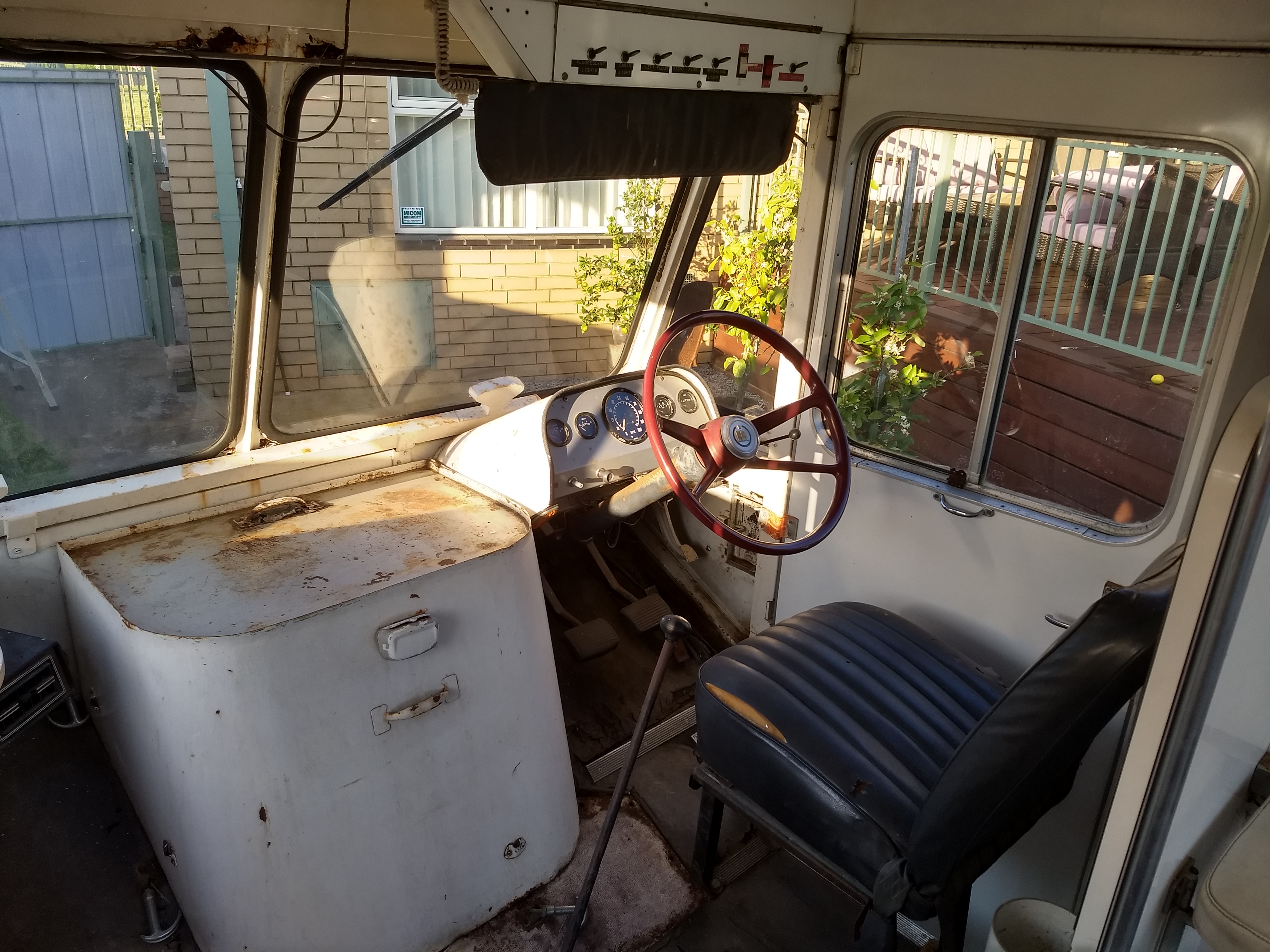 1971 INTERNATIONAL C1200 STEP VAN