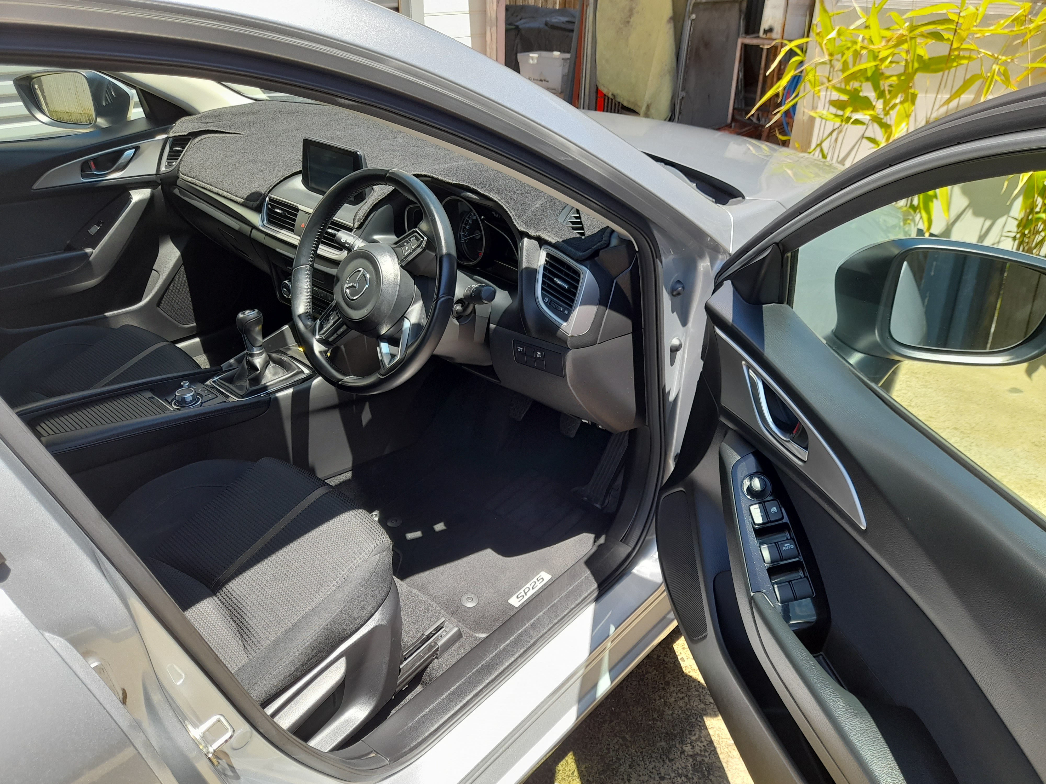 2017 MAZDA MAZDA3 BN MY17 SP25 6 SP MANUAL 5D HATCHBACK