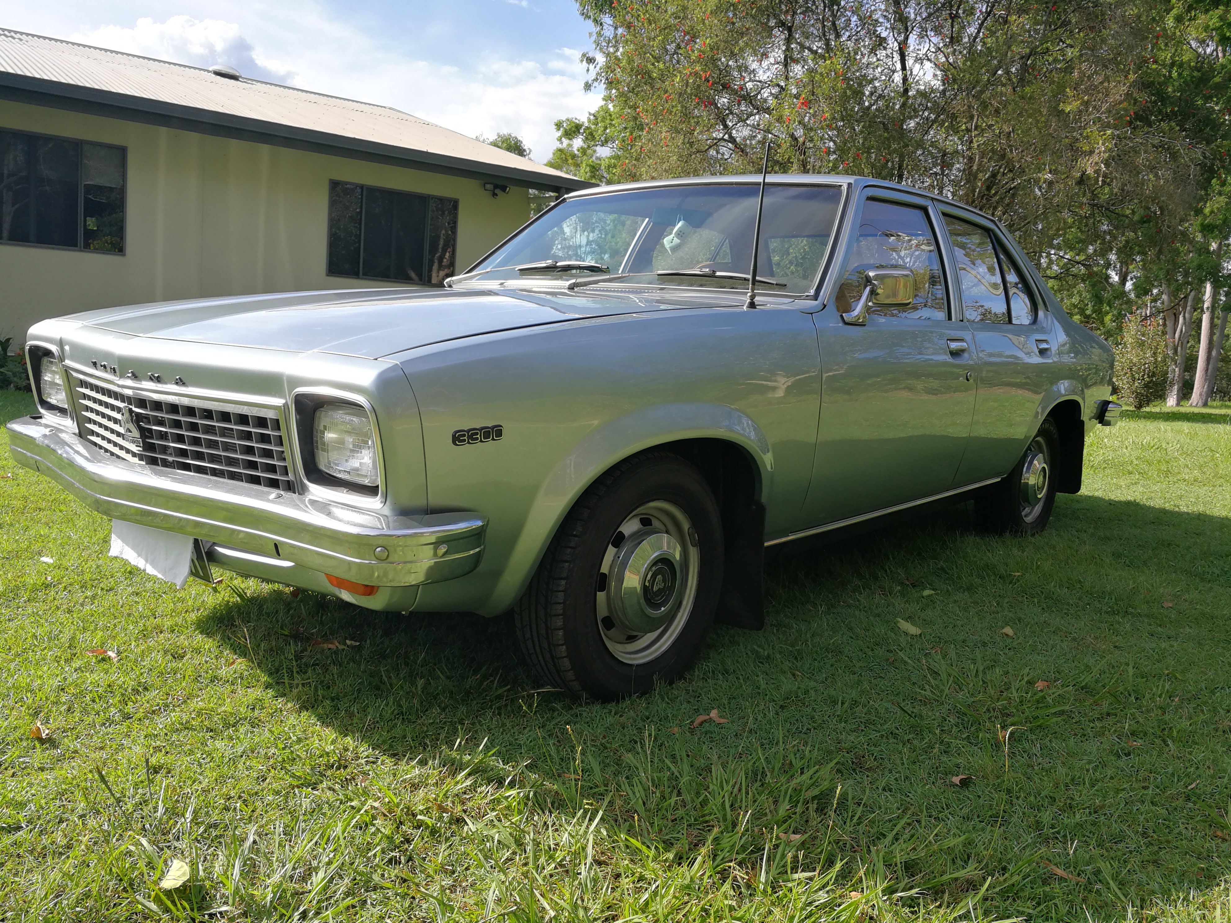1975 HOLDEN TORANA LH SEDAN