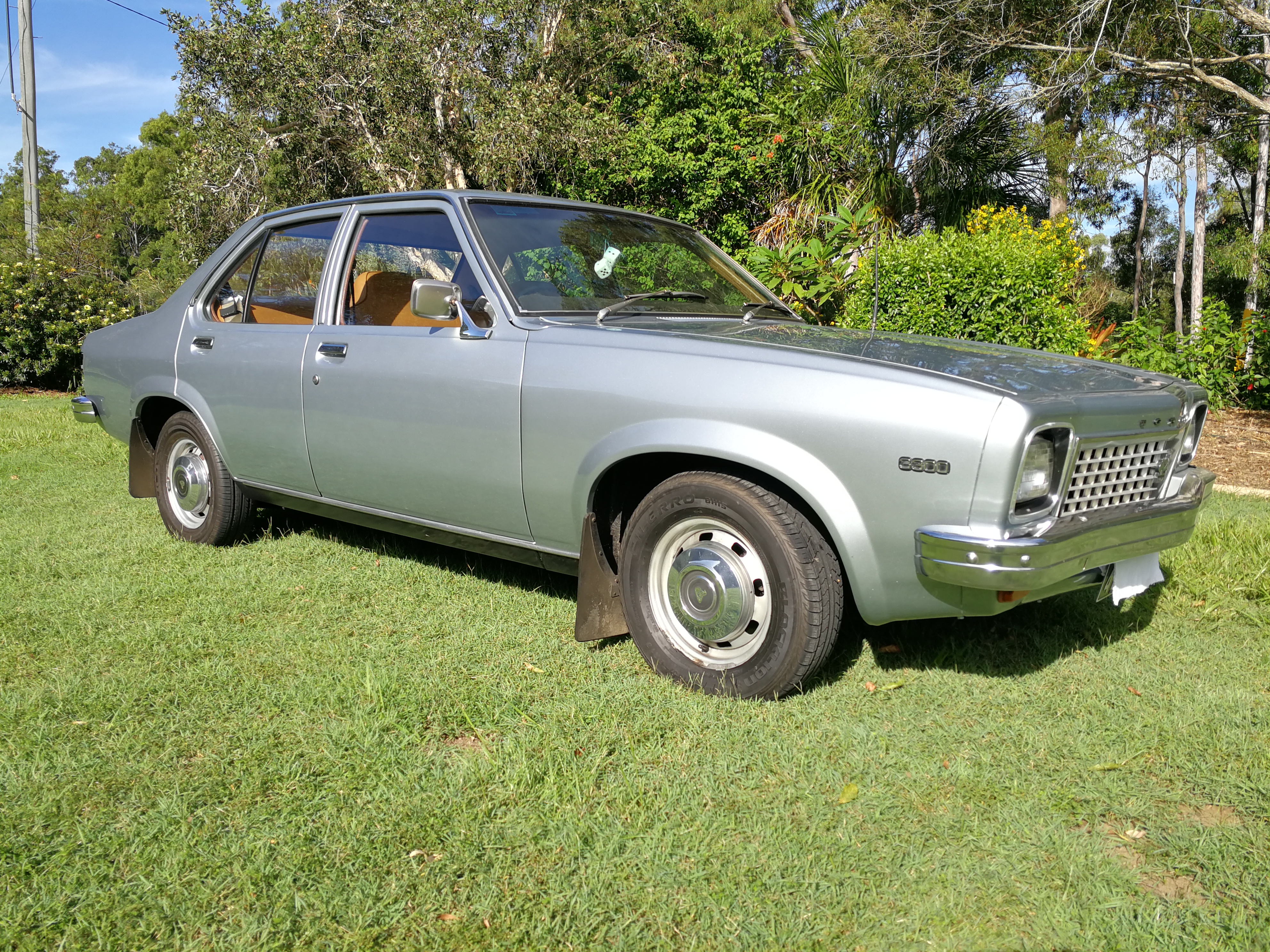 1975 HOLDEN TORANA LH SEDAN