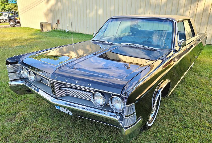 1967 CHRYSLER NEW YORKER 4DR HARDTOP