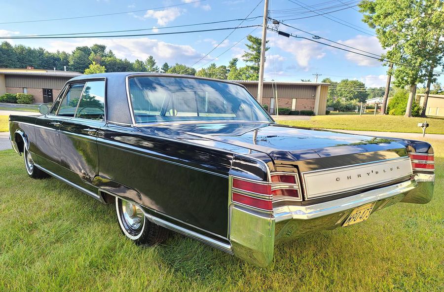 1967 CHRYSLER NEW YORKER 4DR HARDTOP