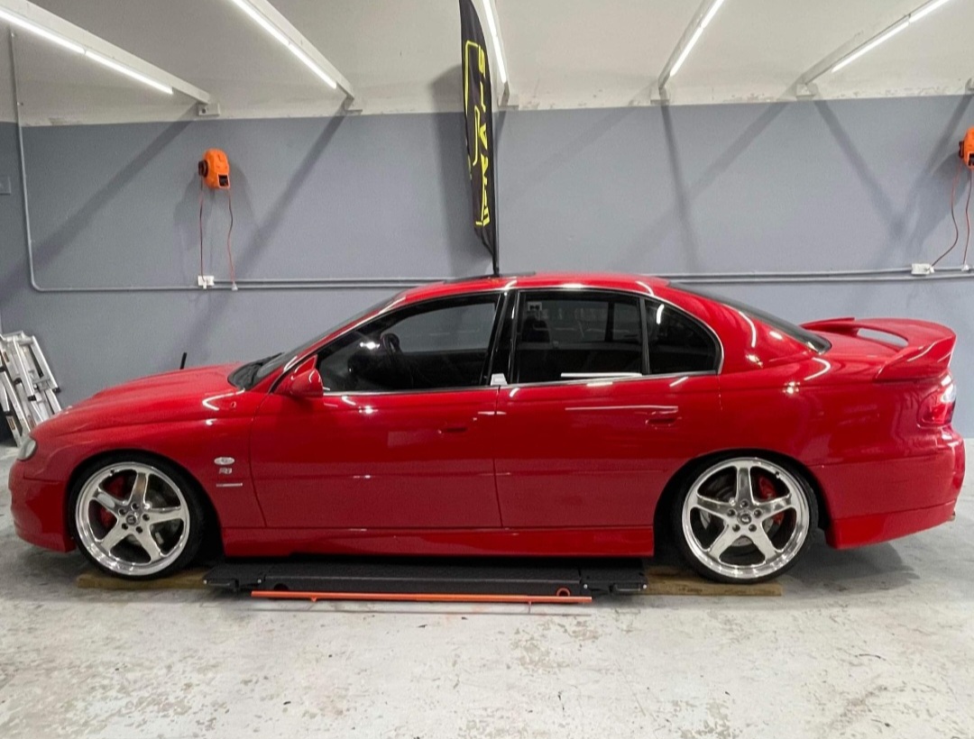 2000 HSV CLUBSPORT VX R8 SEDAN