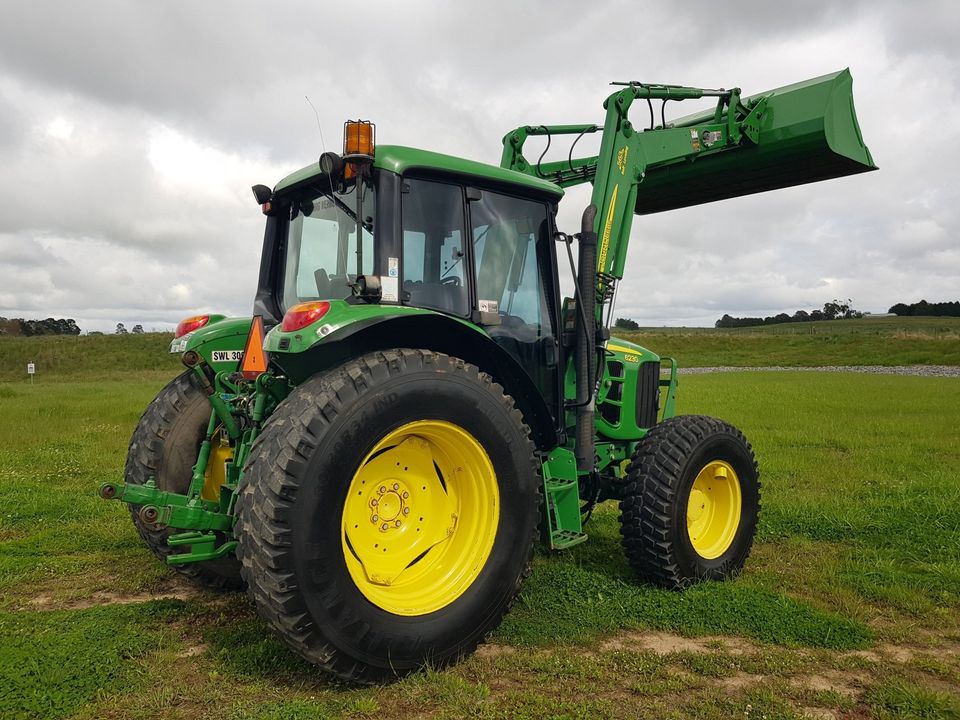 2012 JOHN DEERE 6230 4WD TRACTOR
