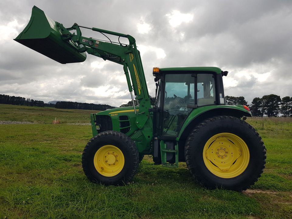 2012 JOHN DEERE 6230 4WD TRACTOR