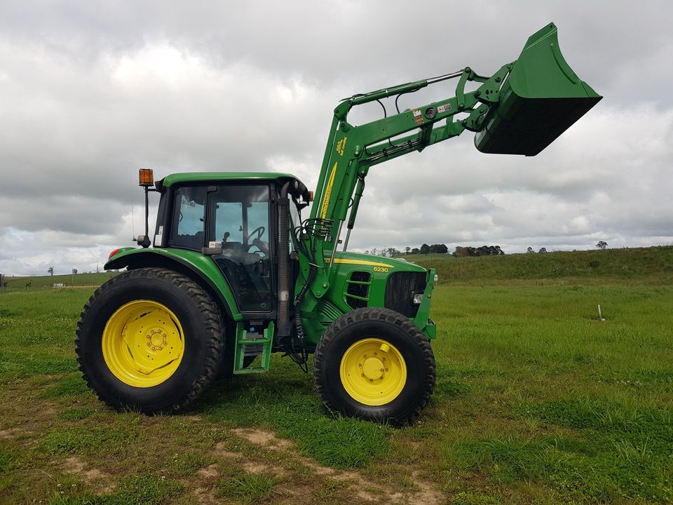 2012 JOHN DEERE 6230 4WD TRACTOR