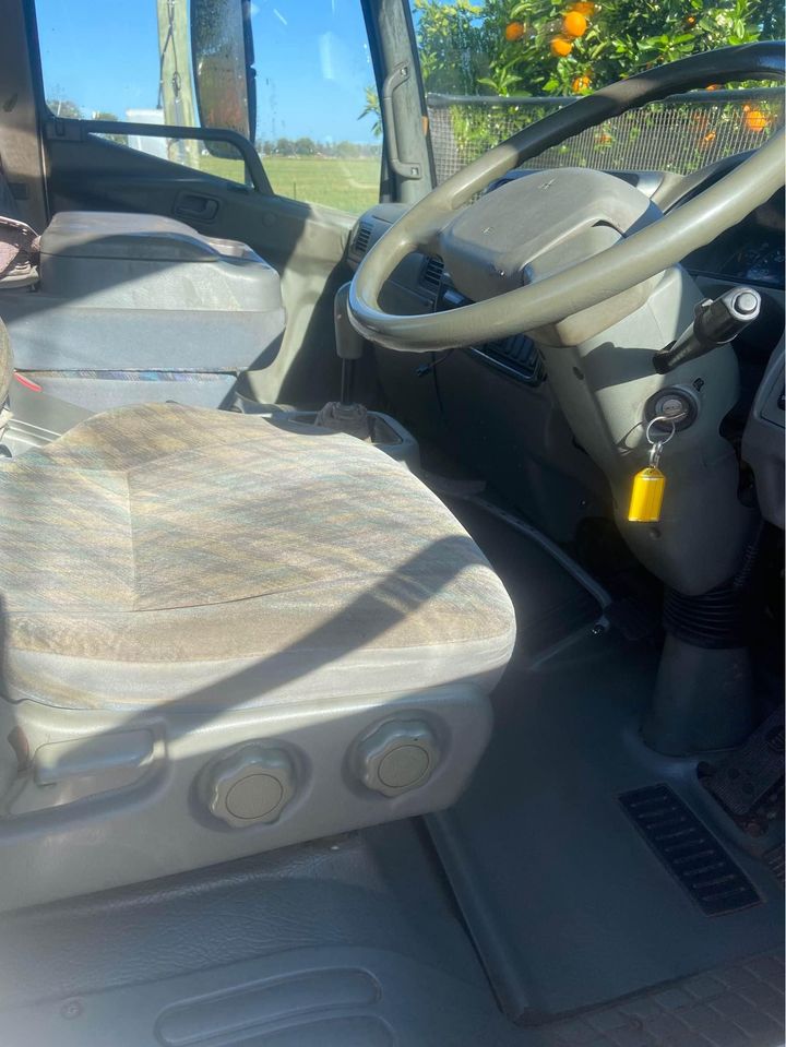 2007 MITSUBISHI FUSO FIGHTER TRAY