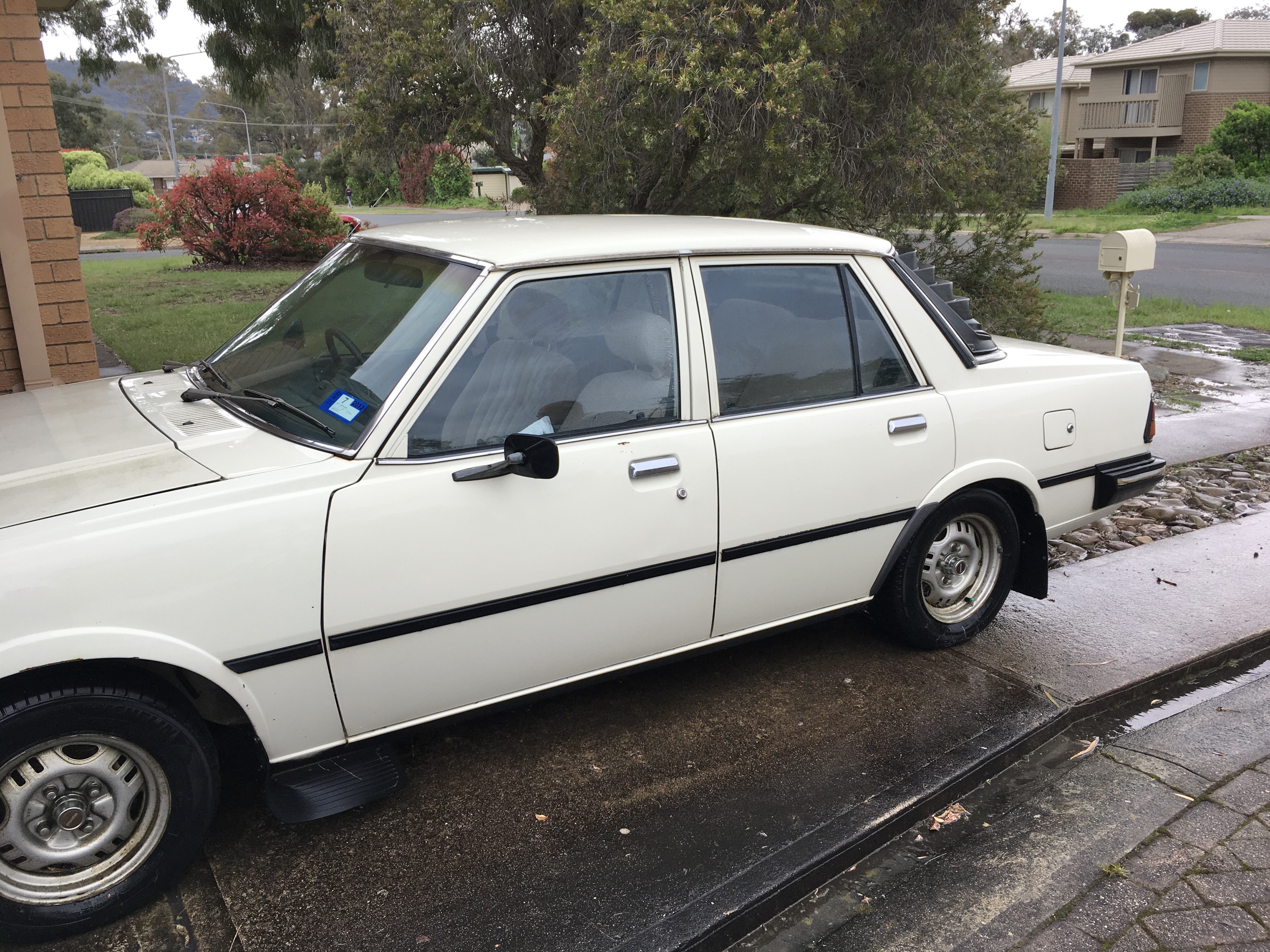 1981 MAZDA 626 DELUXE CB SEDAN 