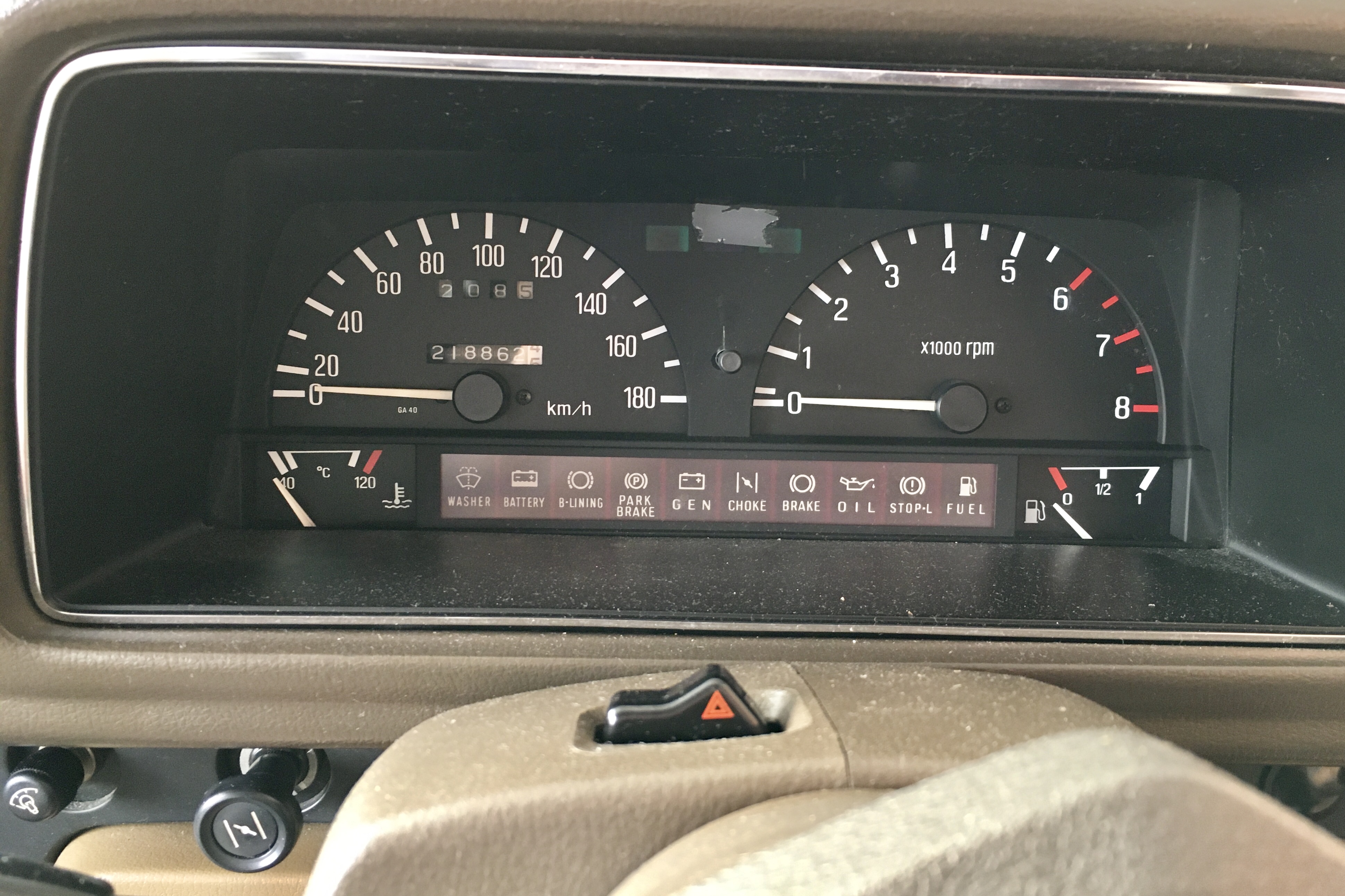 1981 MAZDA 626 DELUXE CB SEDAN 