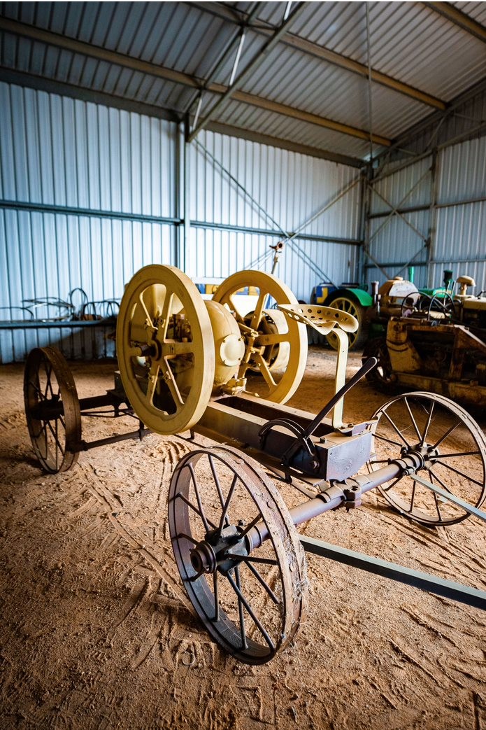 INTERNATIONAL STATIONARY PETROL ENGINE