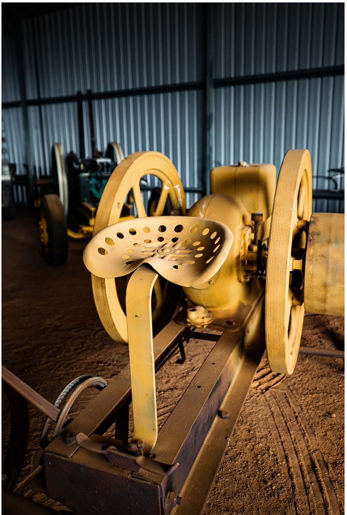 INTERNATIONAL STATIONARY PETROL ENGINE