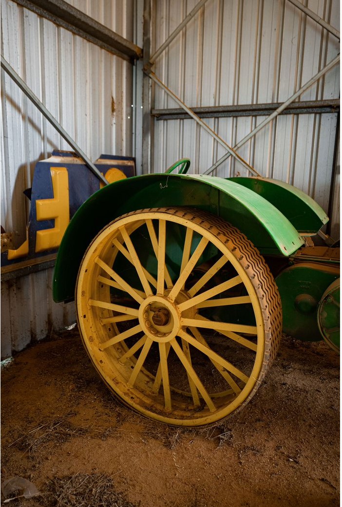 1925 JOHN DEERE D SERIES TRACTOR