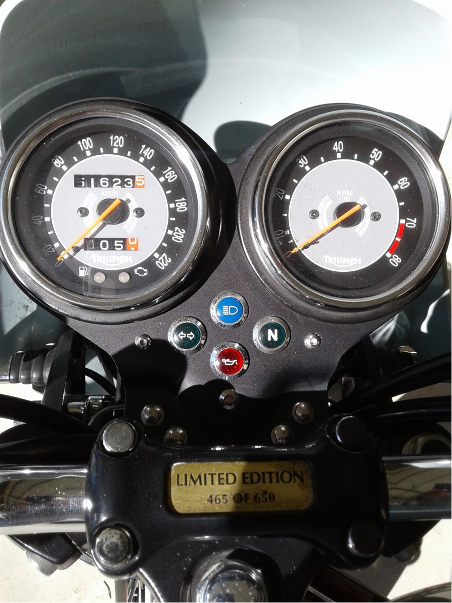 2008 TRIUMPH BONNEVILLE 50TH ANNIVERSARY ROAD 