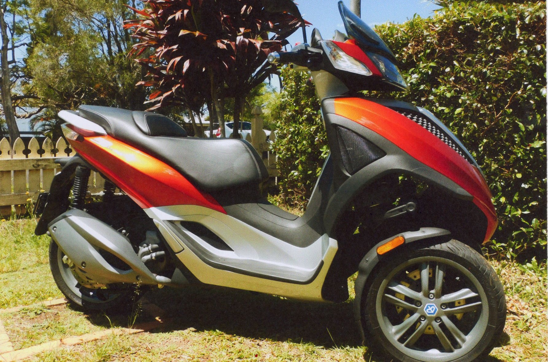 2013 PIAGGIO YOURBAN MP3 300CC SCOOTER