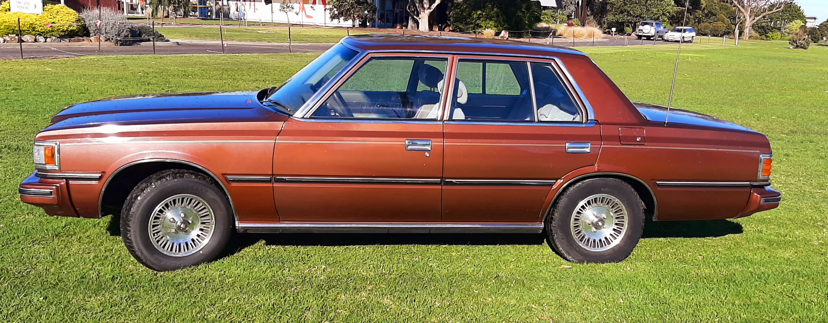 1980 TOYOTA CROWN ROYAL SALOON