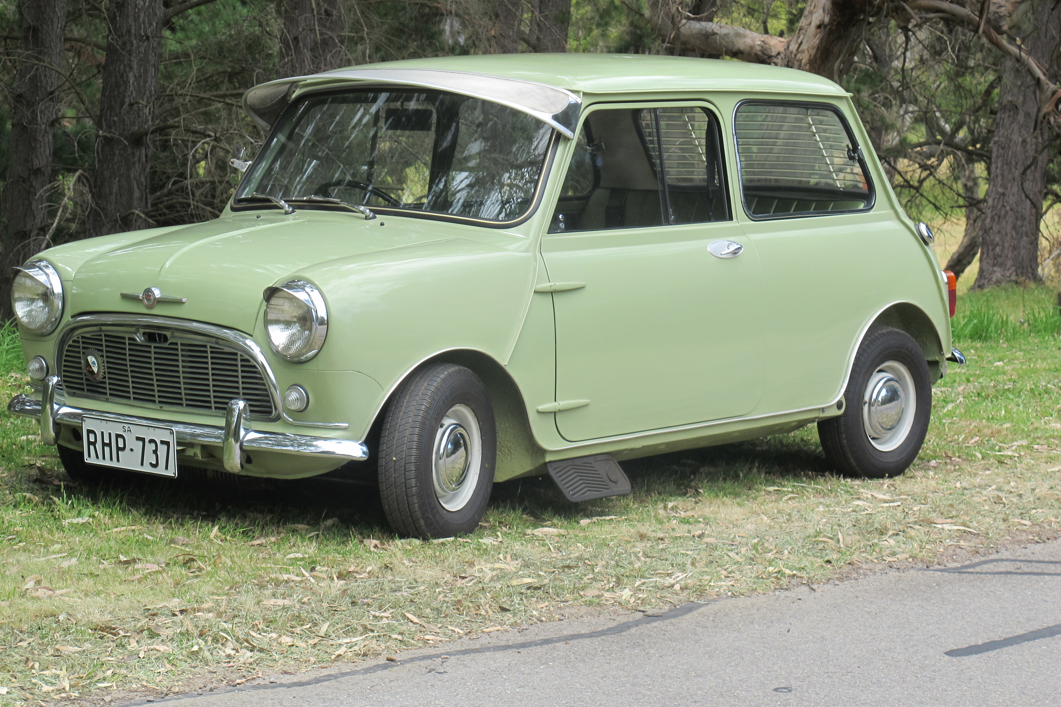 1961 MORRIS 850 SEDAN 