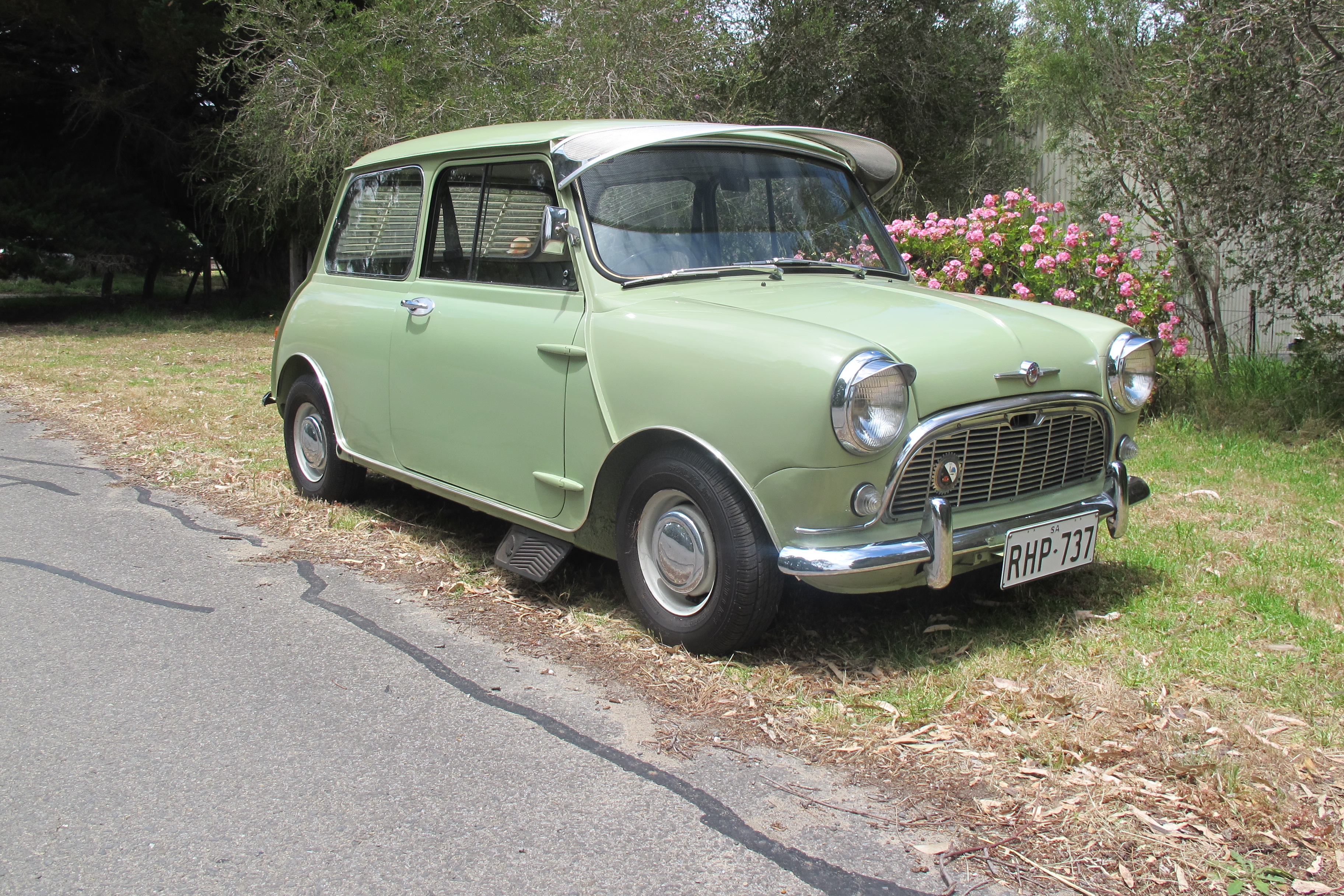 1961 MORRIS 850 SEDAN 