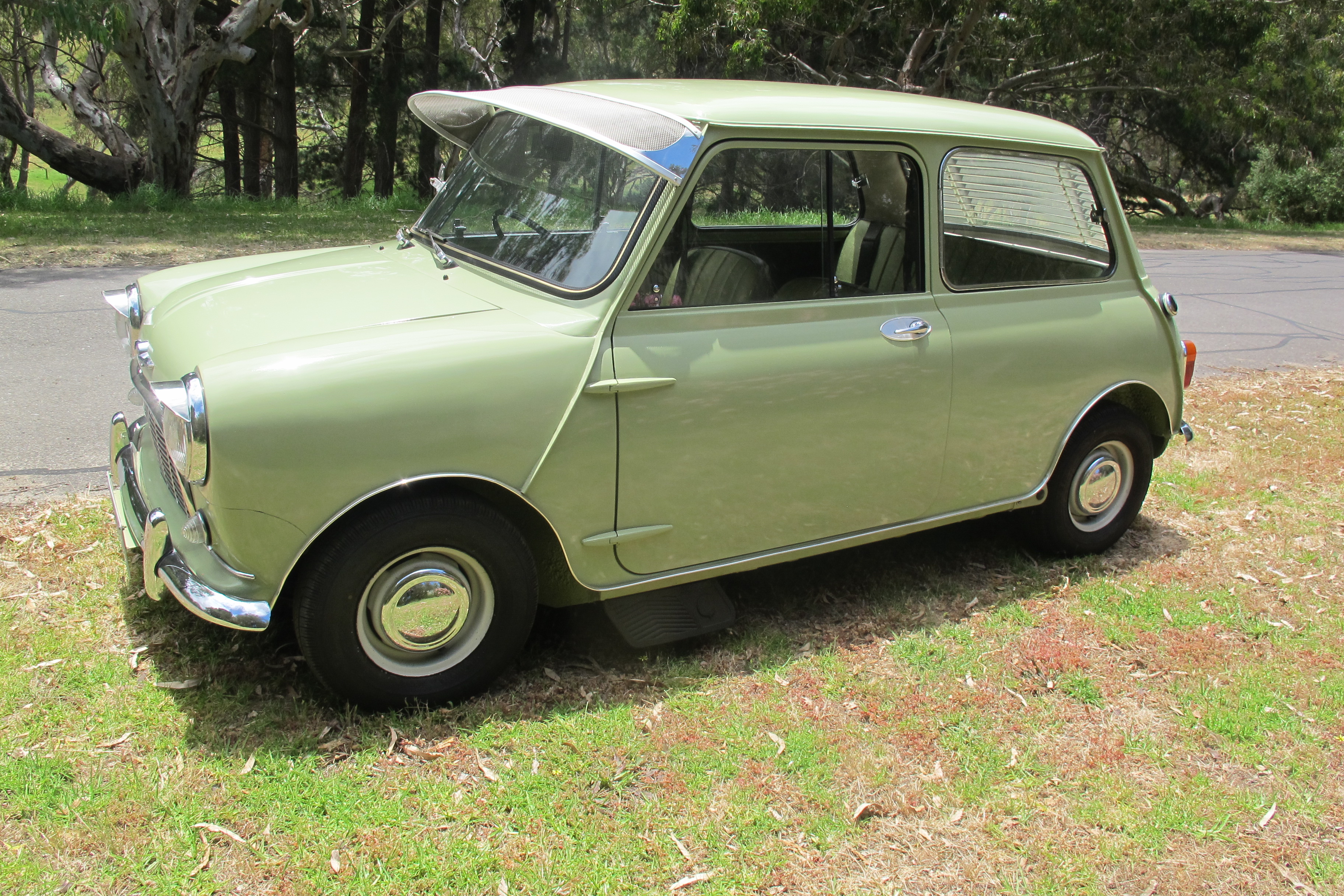 1961 MORRIS 850 SEDAN 