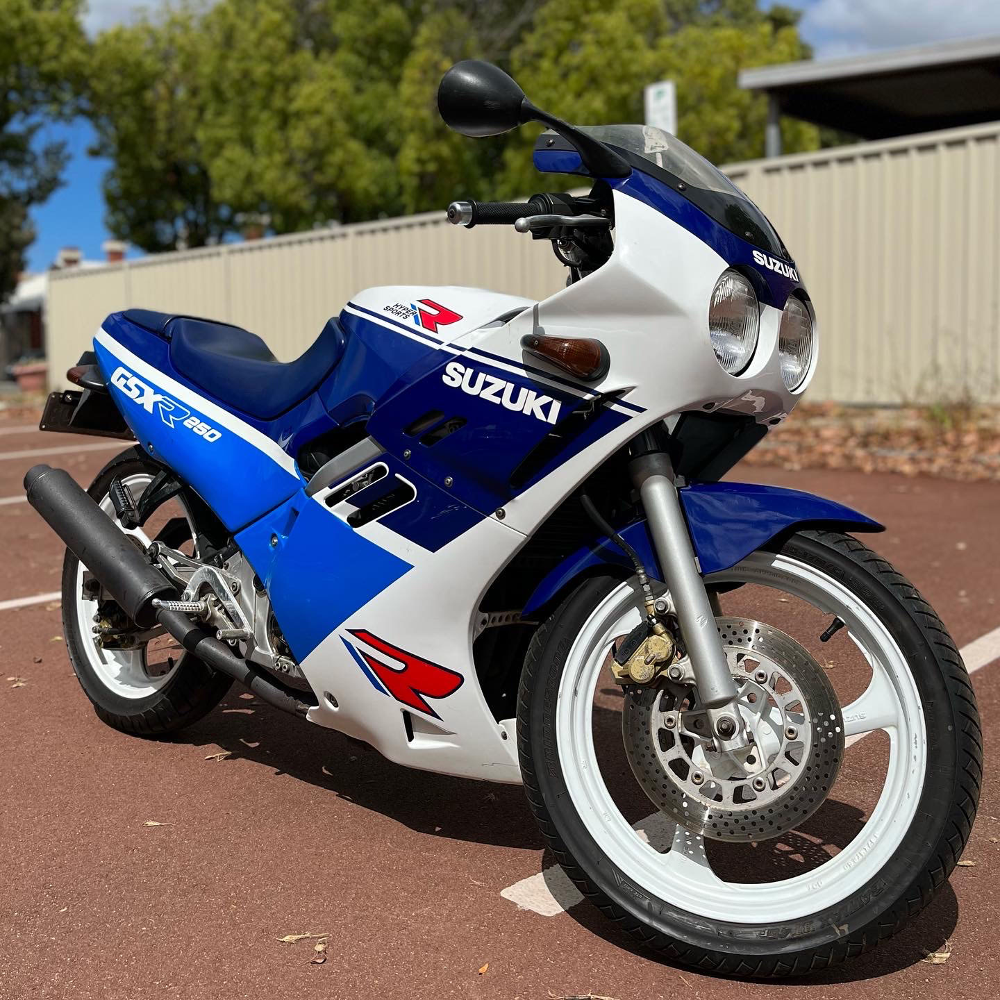1988 SUZUKI GSX-R250 ROAD
