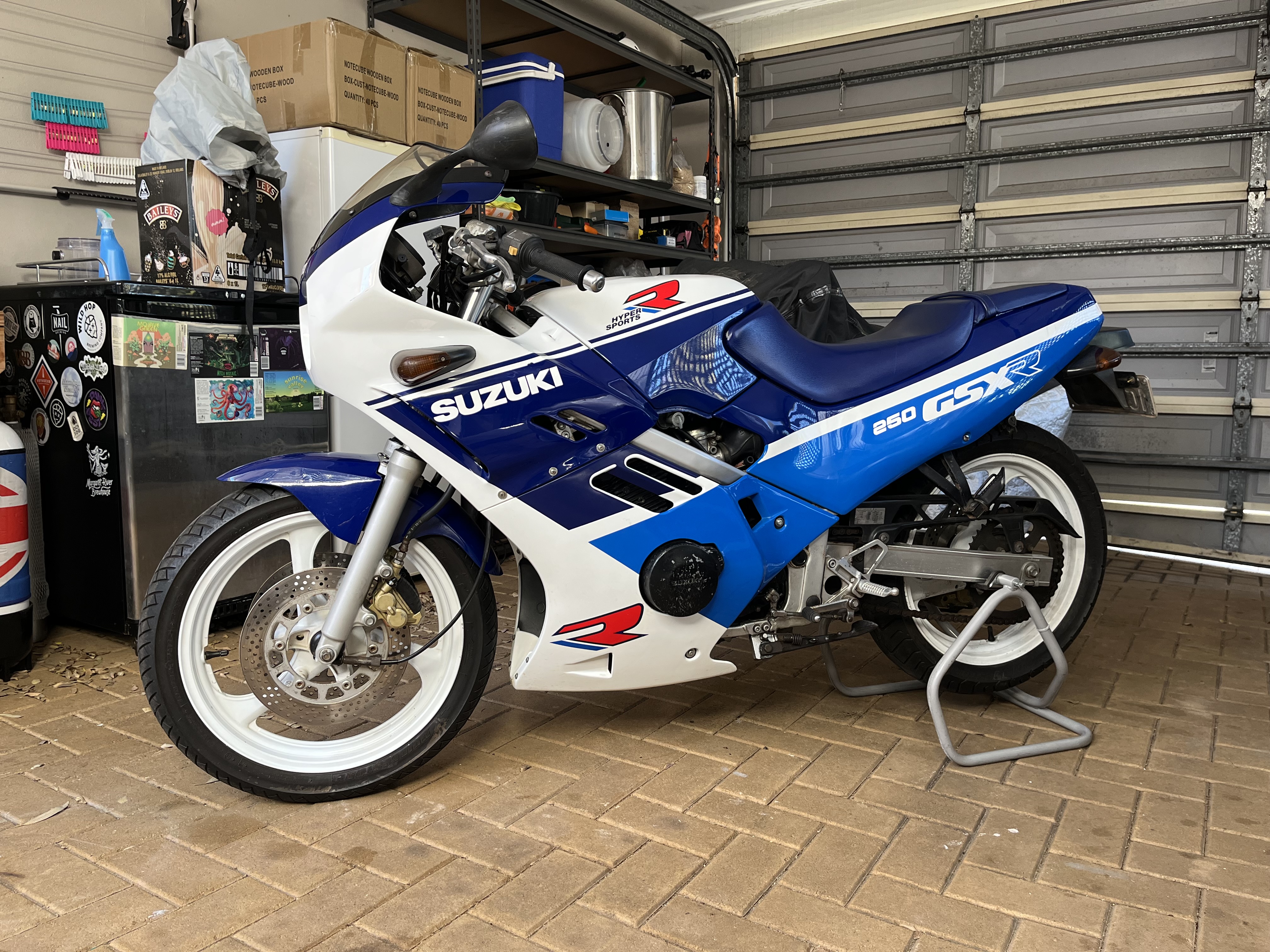 1988 SUZUKI GSX-R250 ROAD