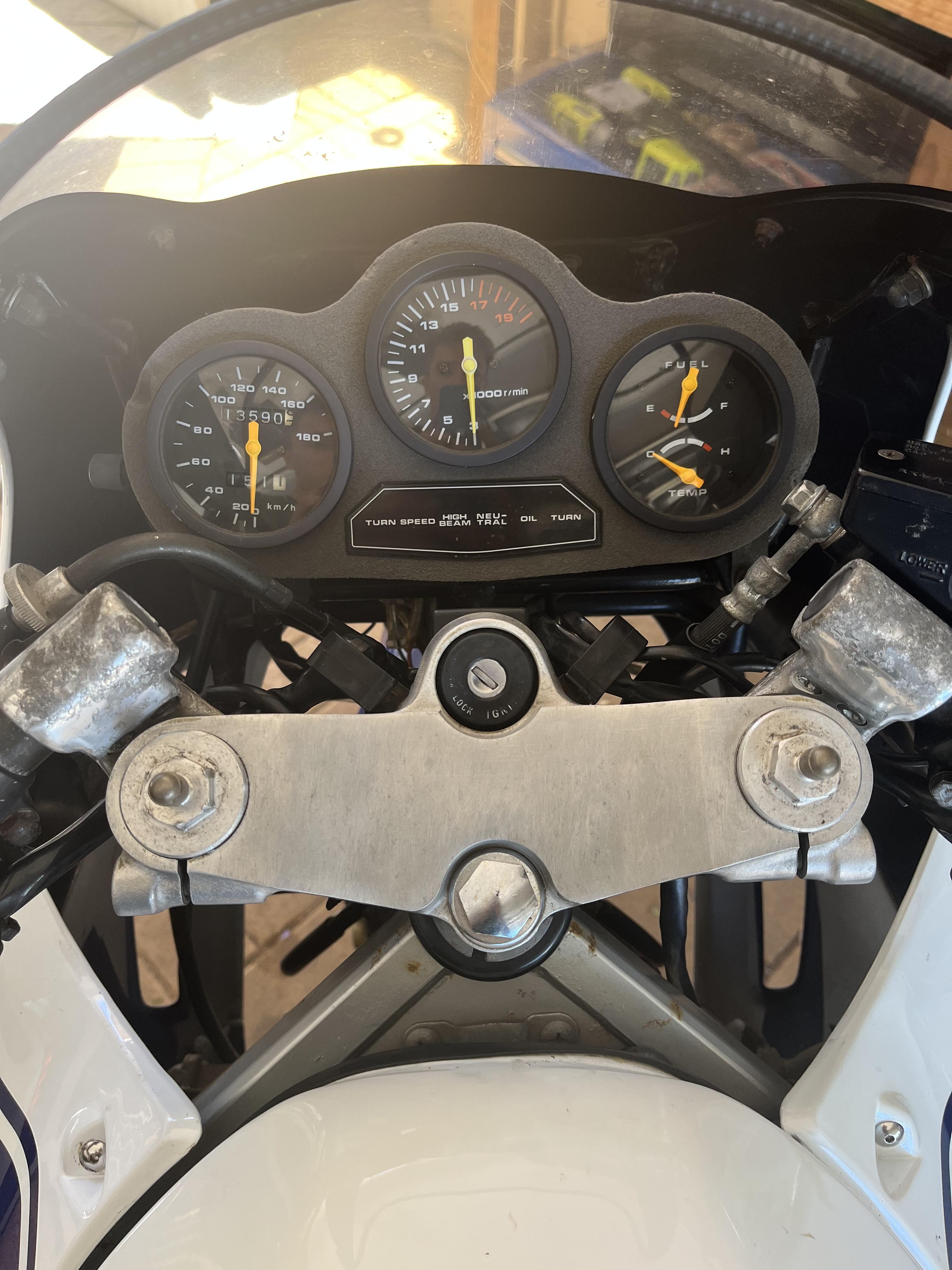1988 SUZUKI GSX-R250 ROAD