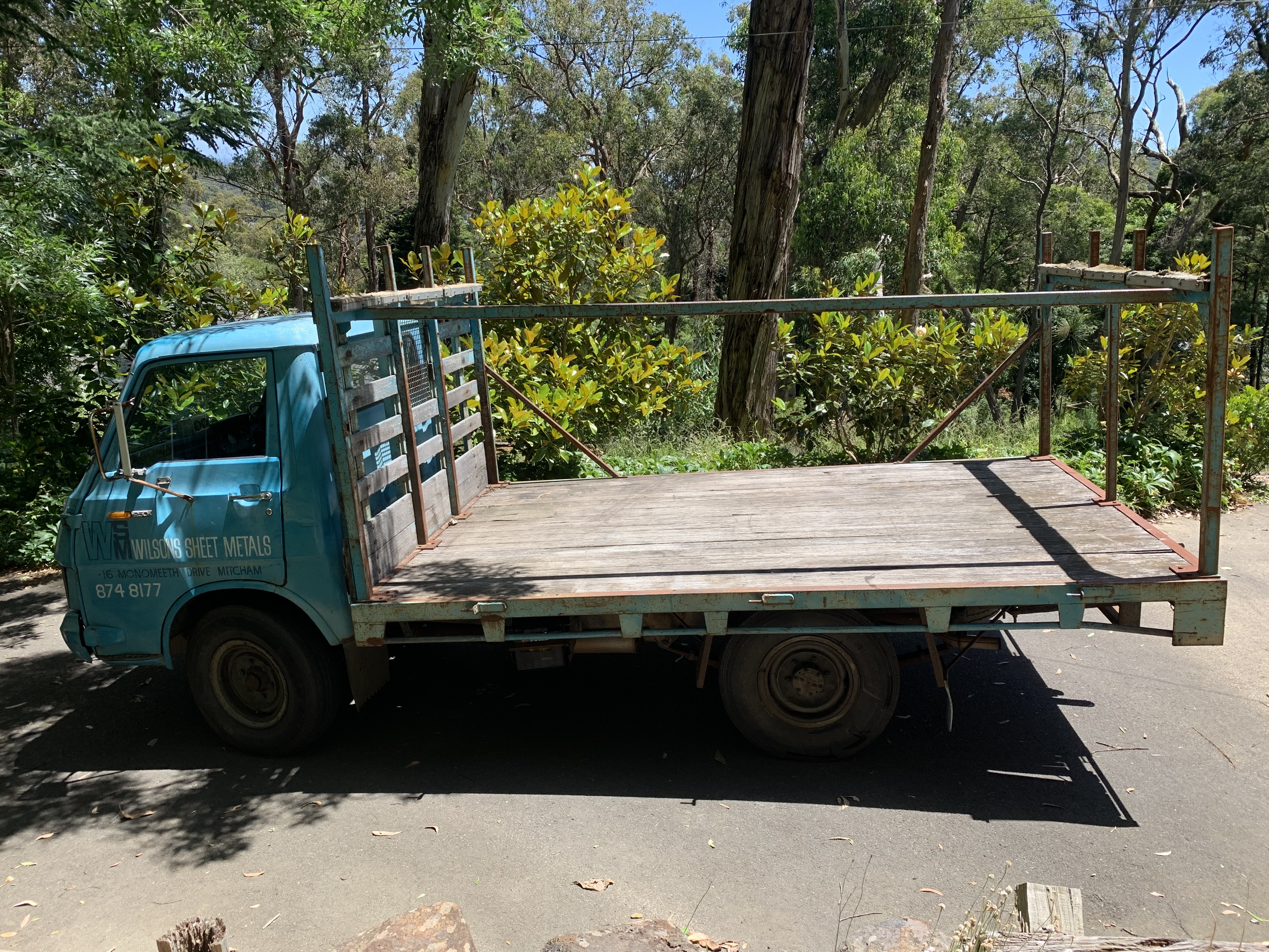 1974 ISUZU BEDFORD ELF TRAY