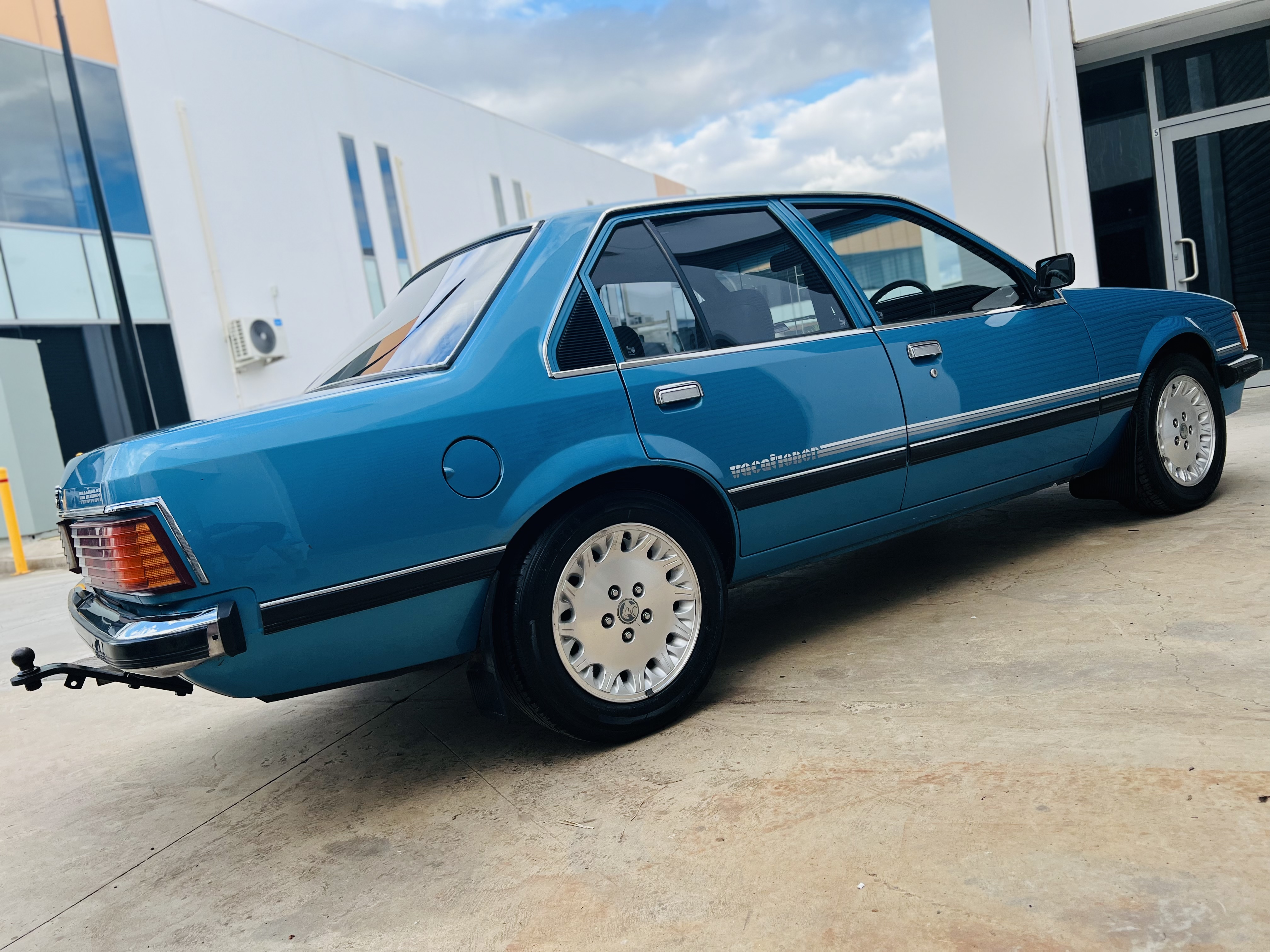 1983 HOLDEN COMMODORE VH SEDAN 