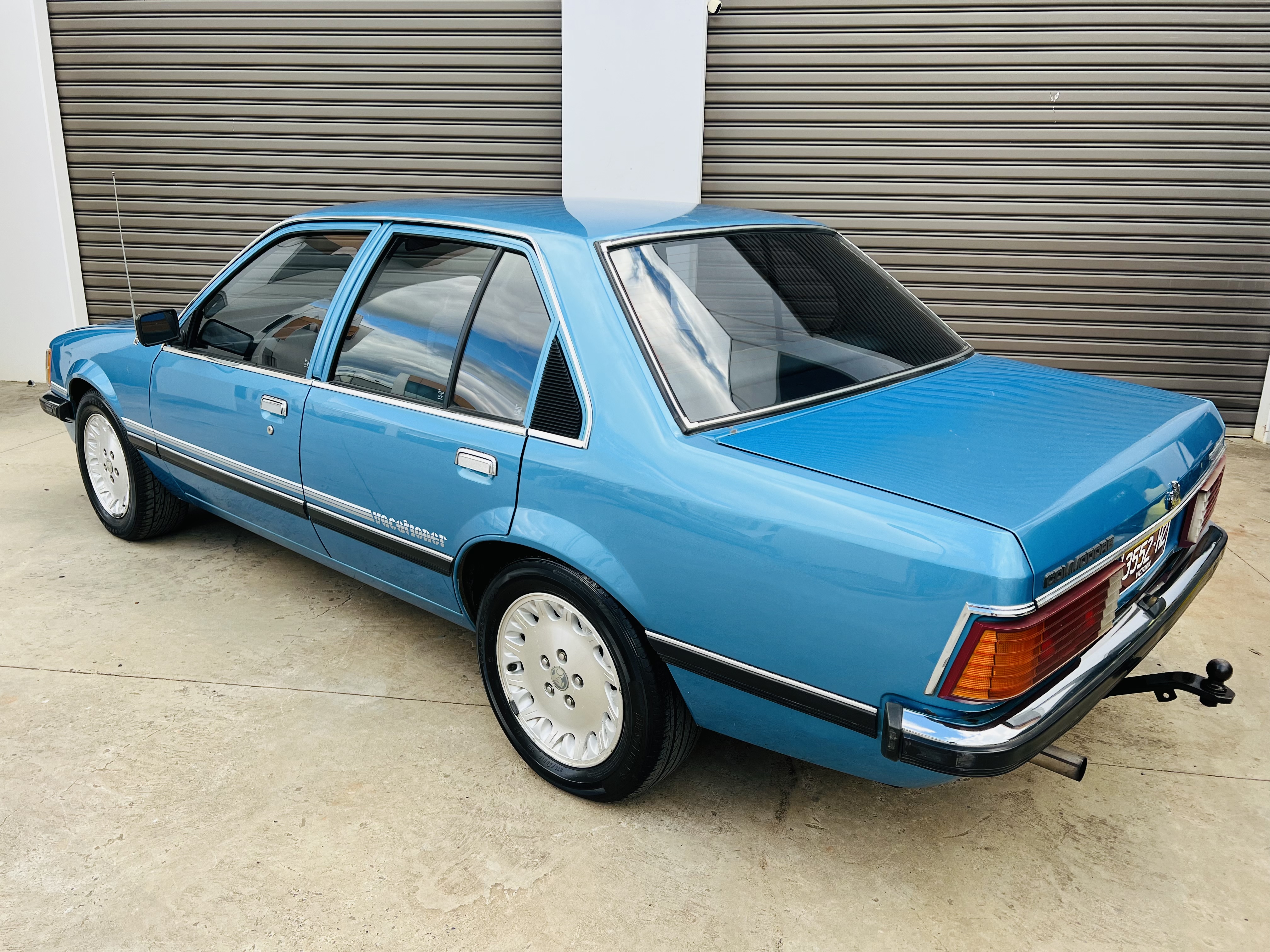 1983 HOLDEN COMMODORE VH SEDAN 