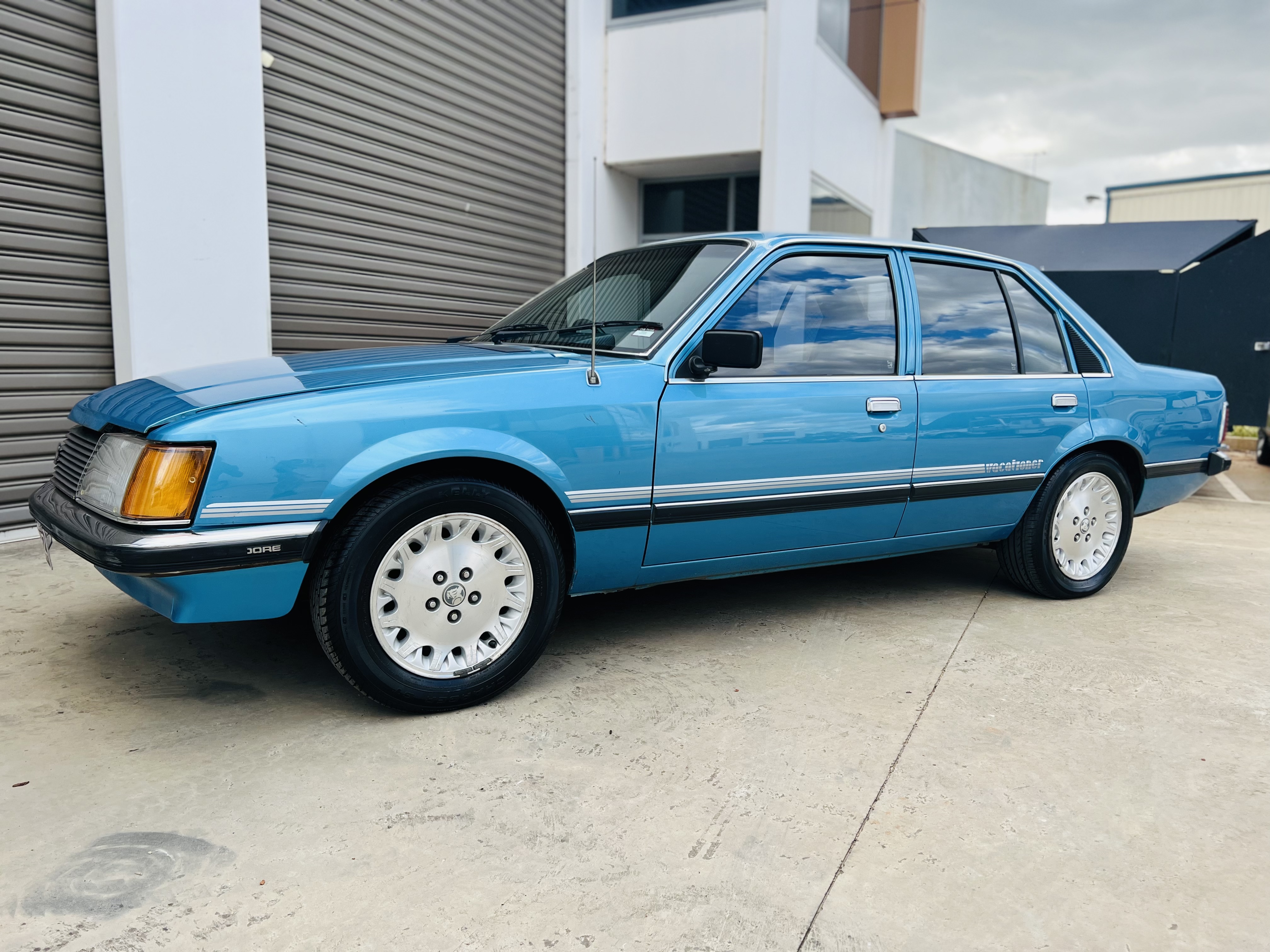 1983 HOLDEN COMMODORE VH SEDAN