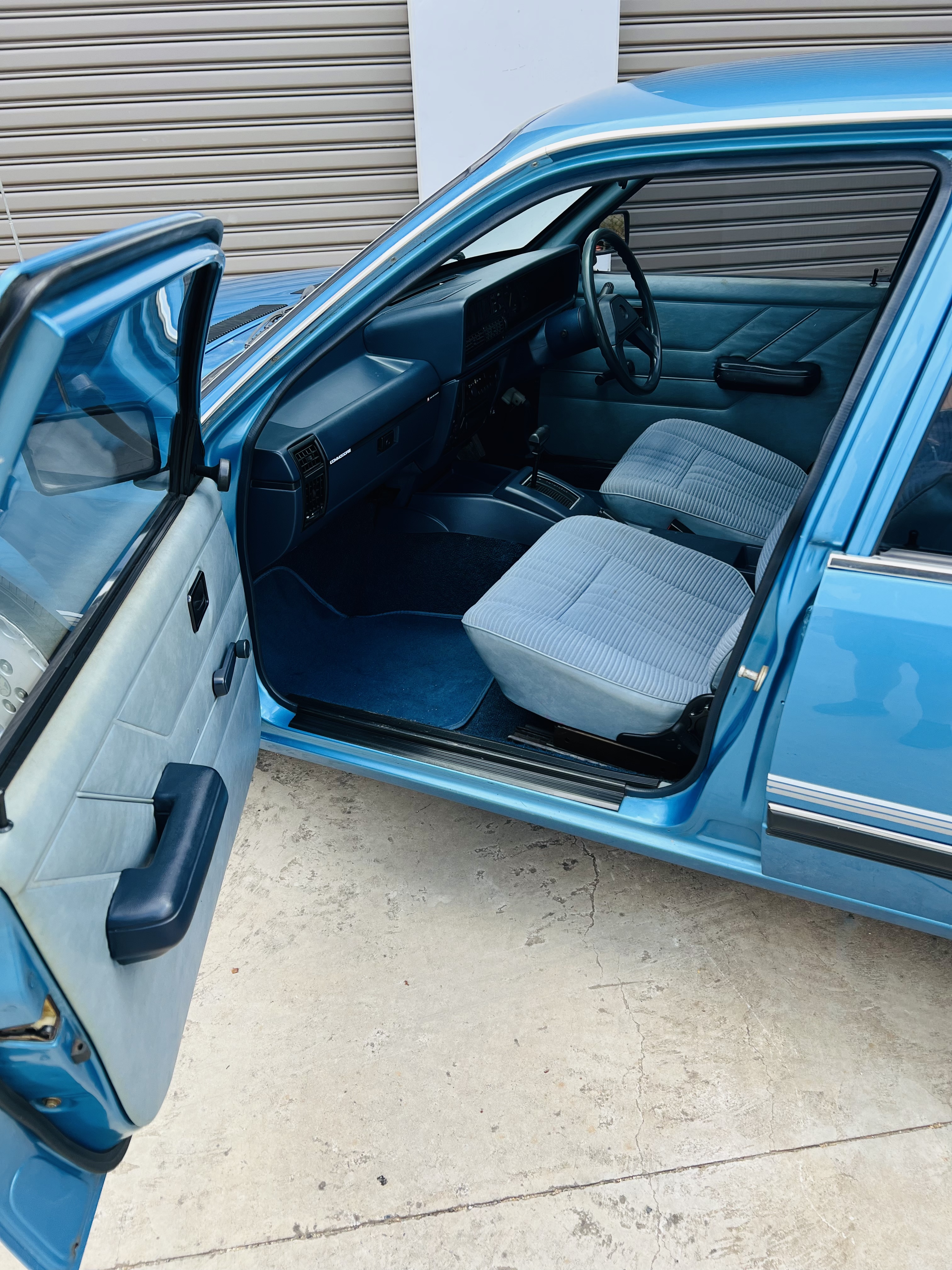 1983 HOLDEN COMMODORE VH SEDAN 