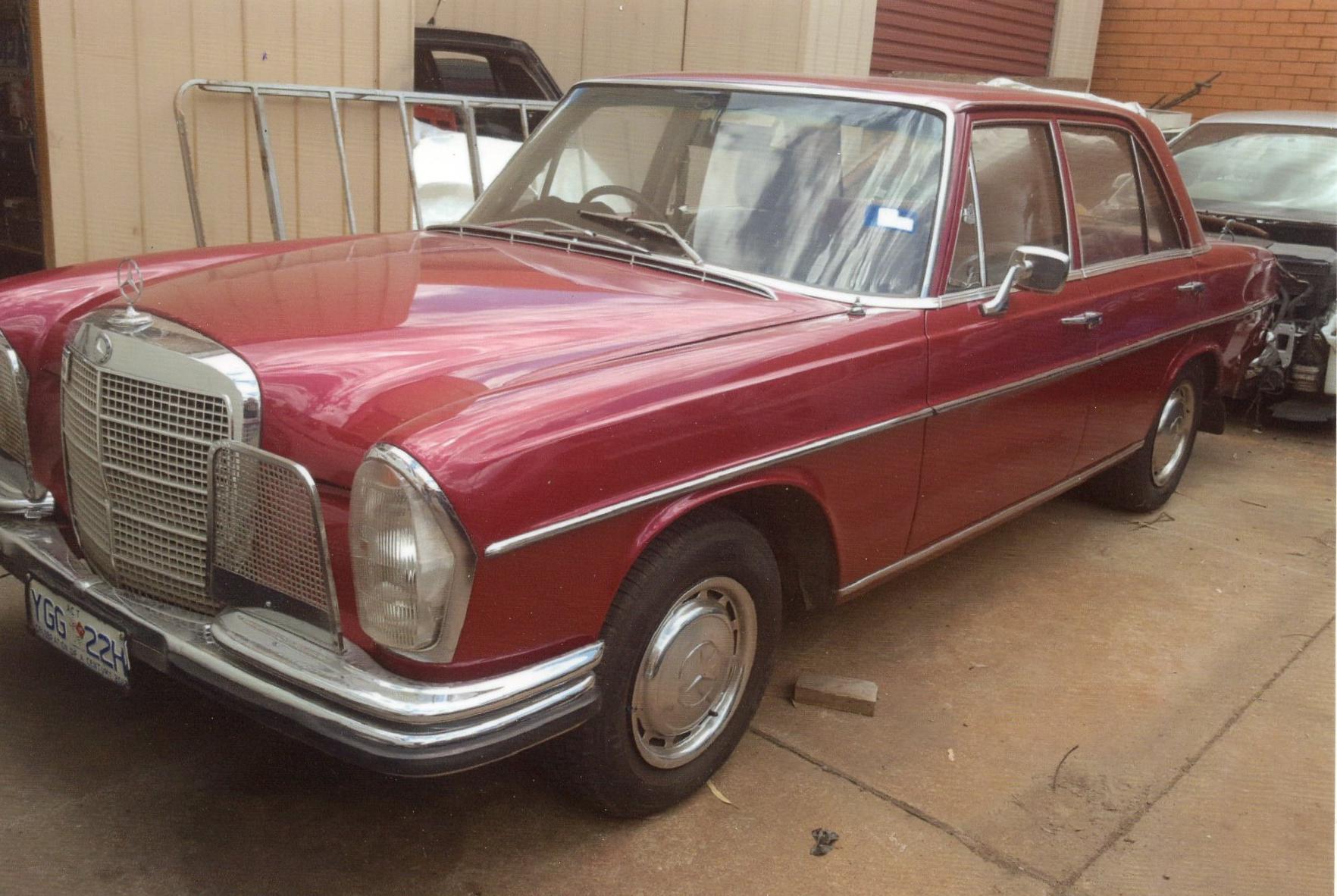 1968 MERCEDES BENZ 280SE SEDAN