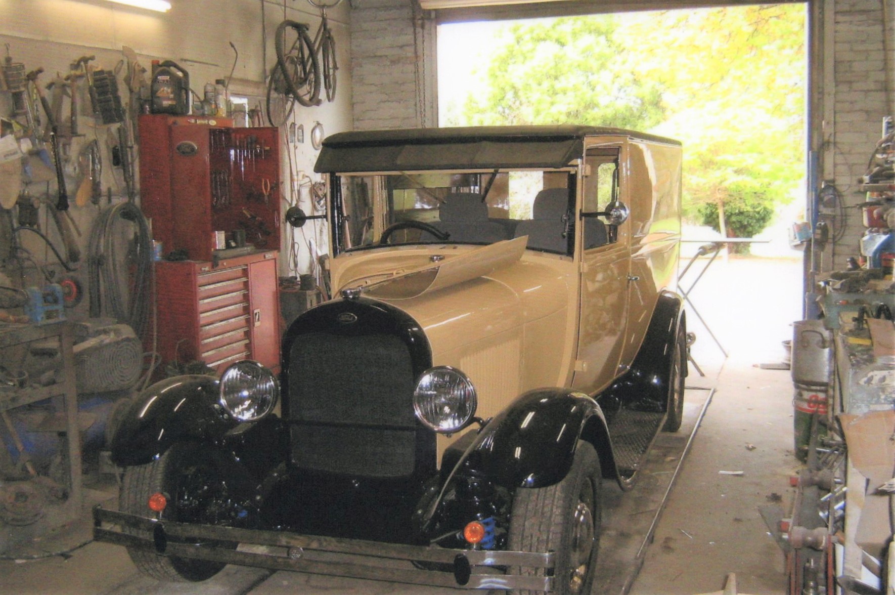 1928 FORD MODEL A PANEL DELIVERY