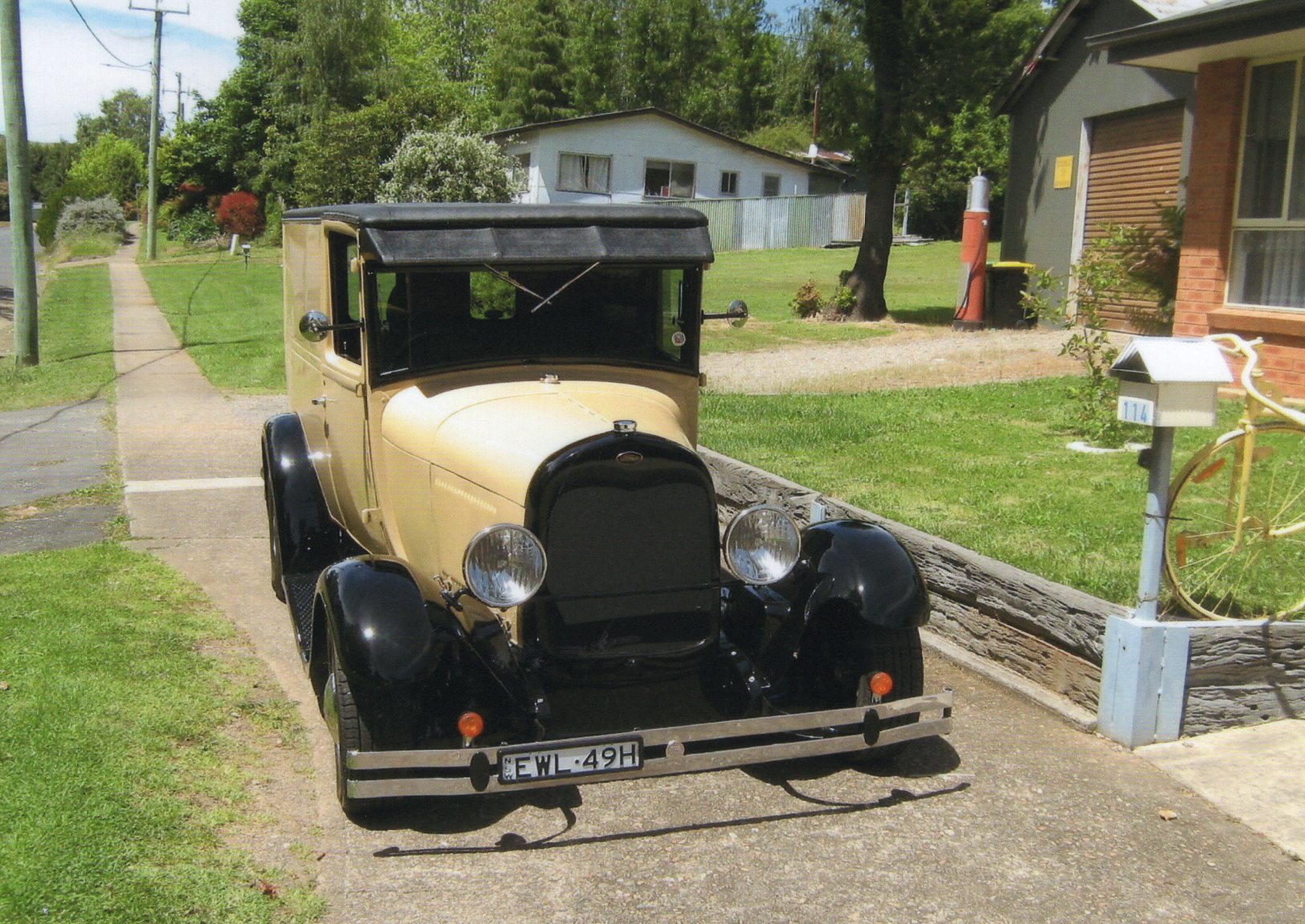 1928 FORD MODEL A PANEL DELIVERY