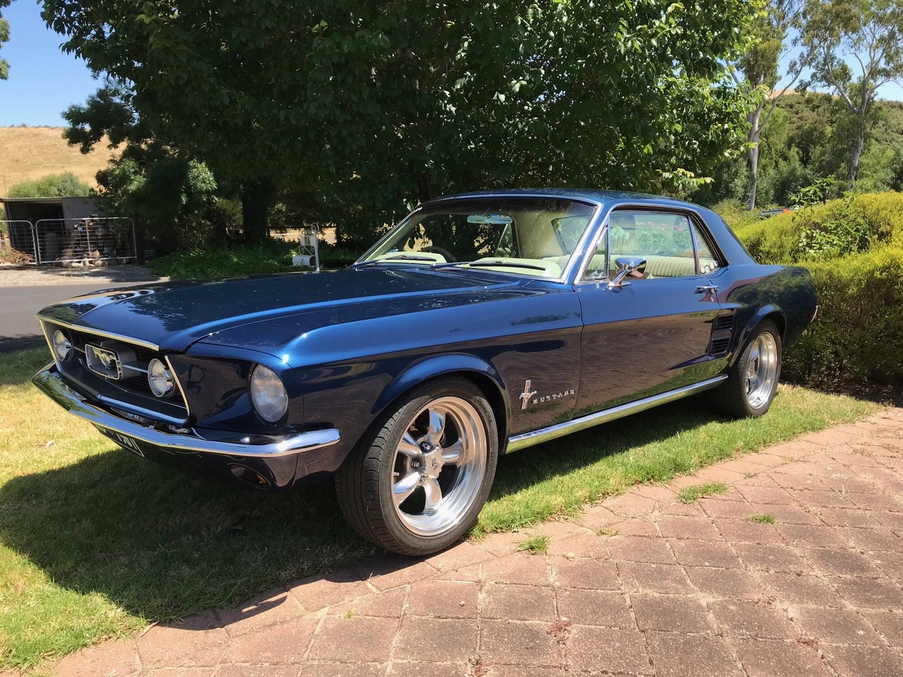 1967 FORD MUSTANG 5 SP MANUAL COUPE