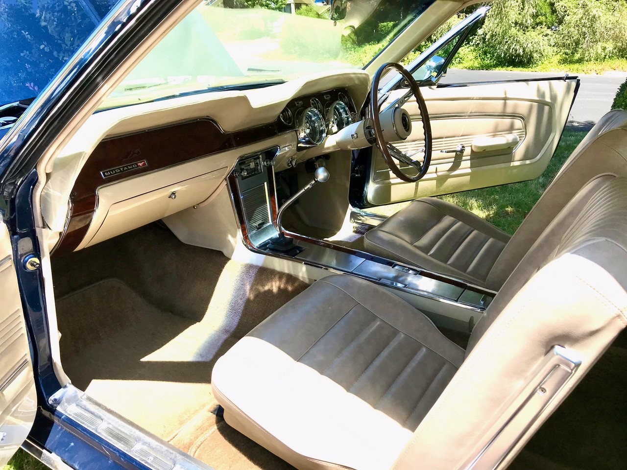 1967 FORD MUSTANG 5 SP MANUAL COUPE